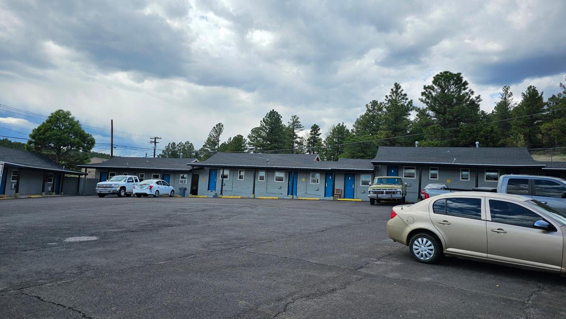 Travelers Inn photo 15