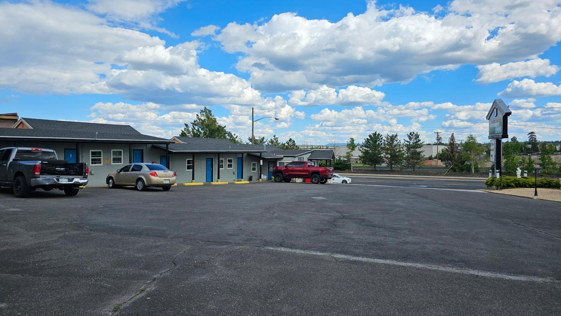 Travelers Inn photo 14