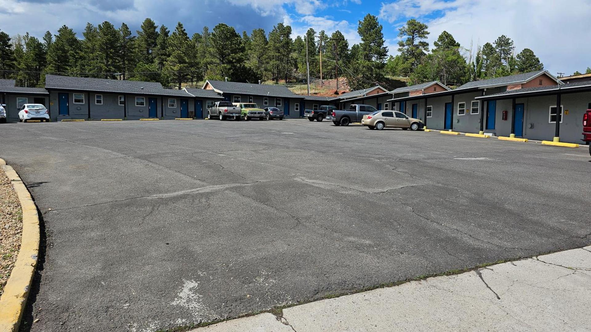 Travelers Inn photo 13
