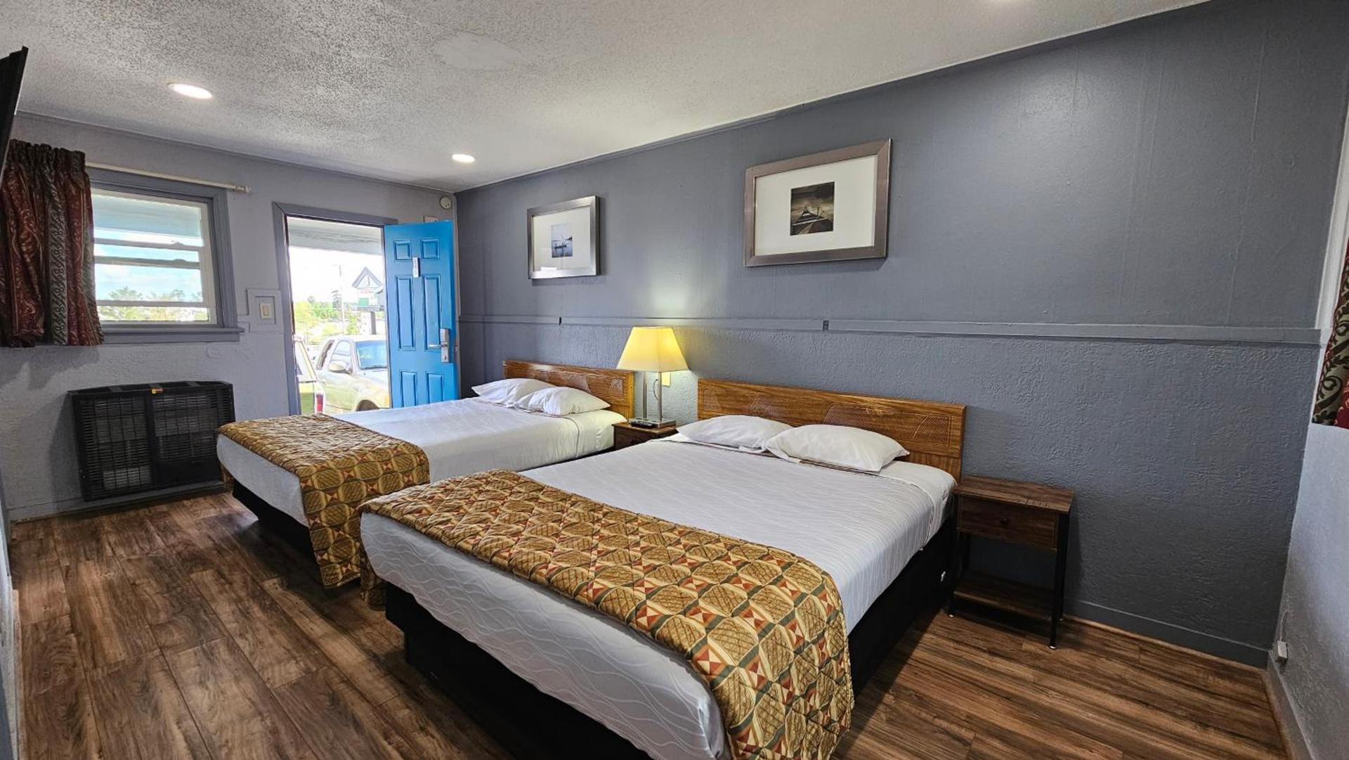 Travelers Inn photo 7