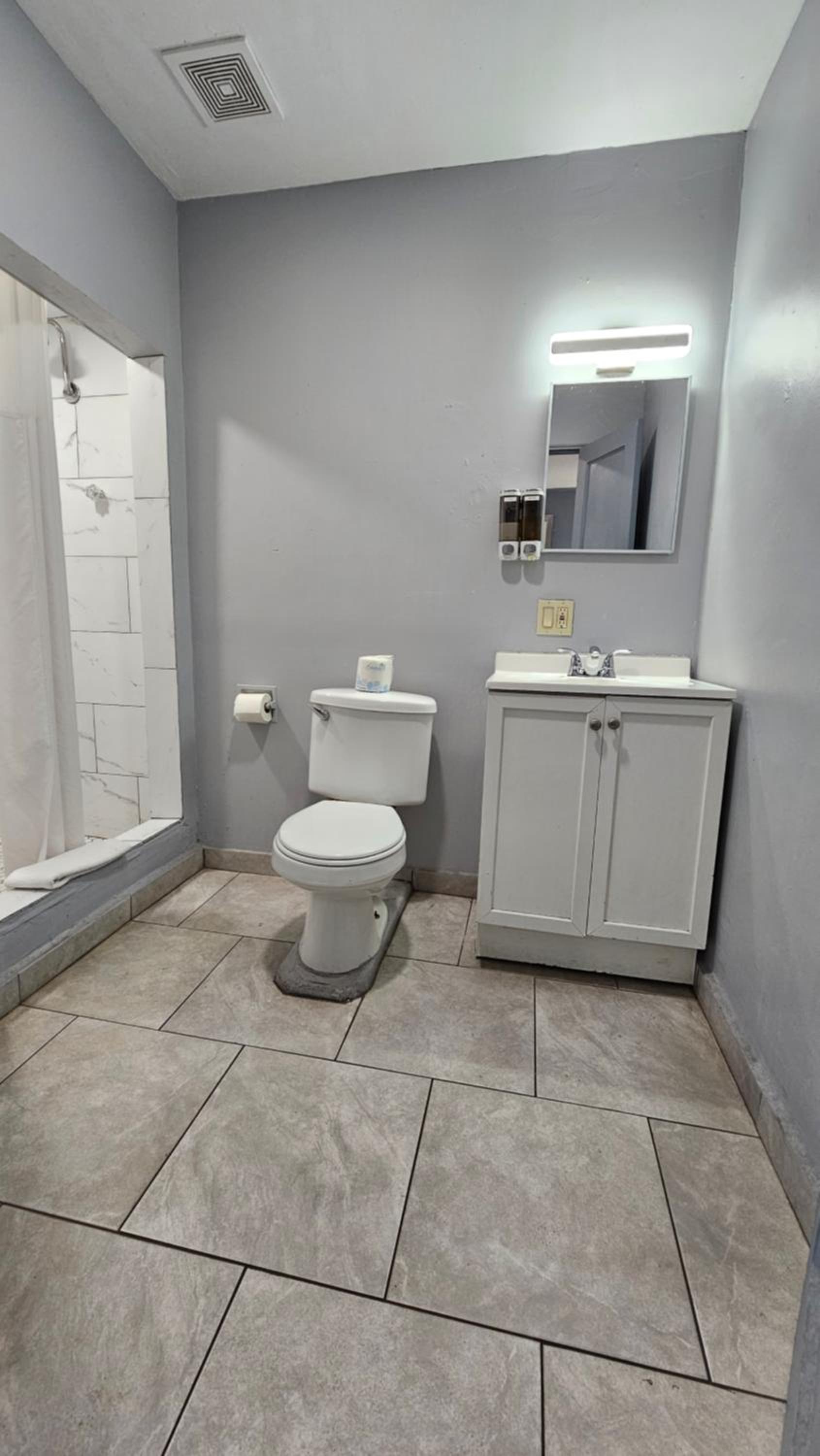 Travelers Inn photo 11