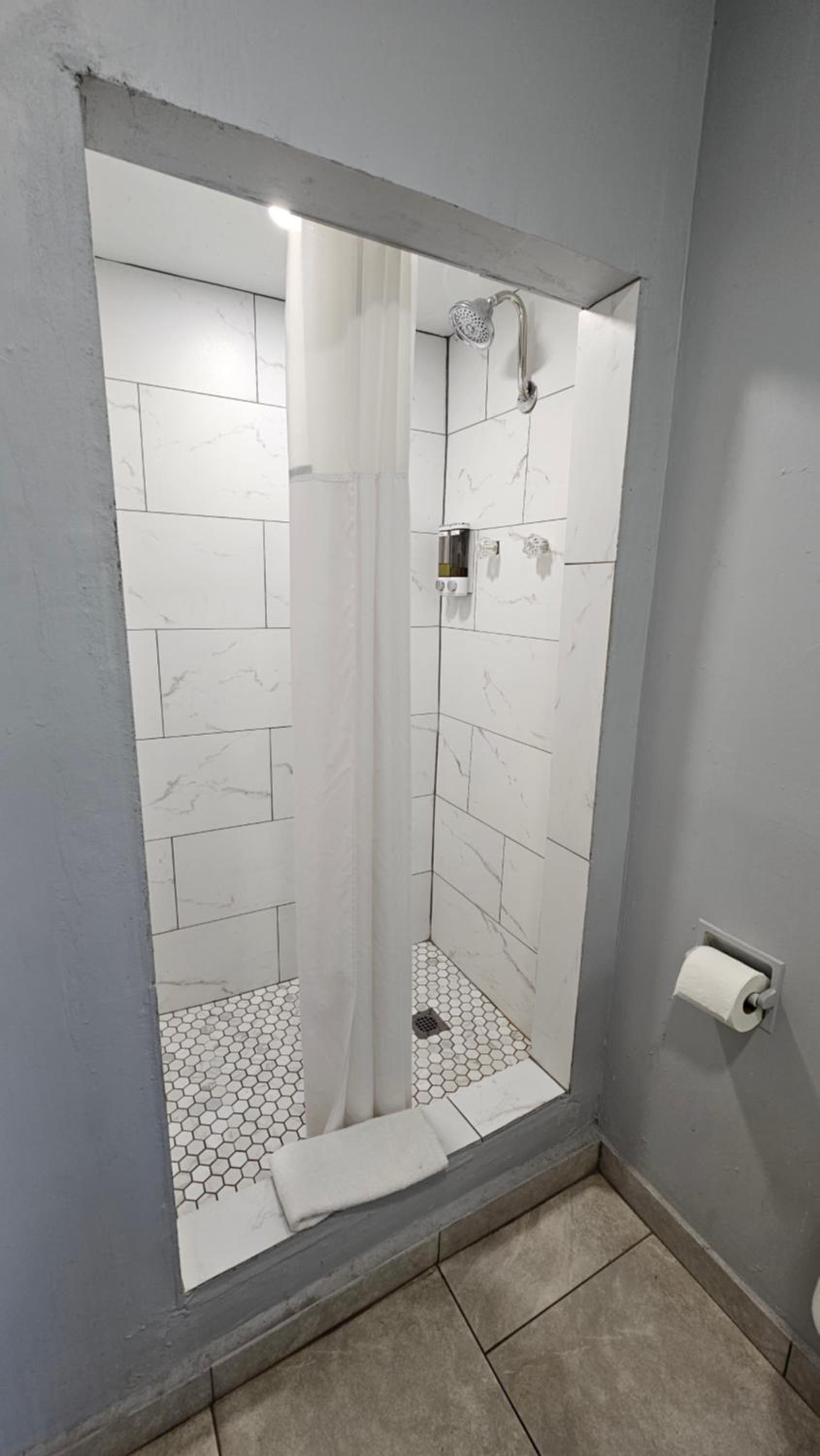 Travelers Inn photo 10