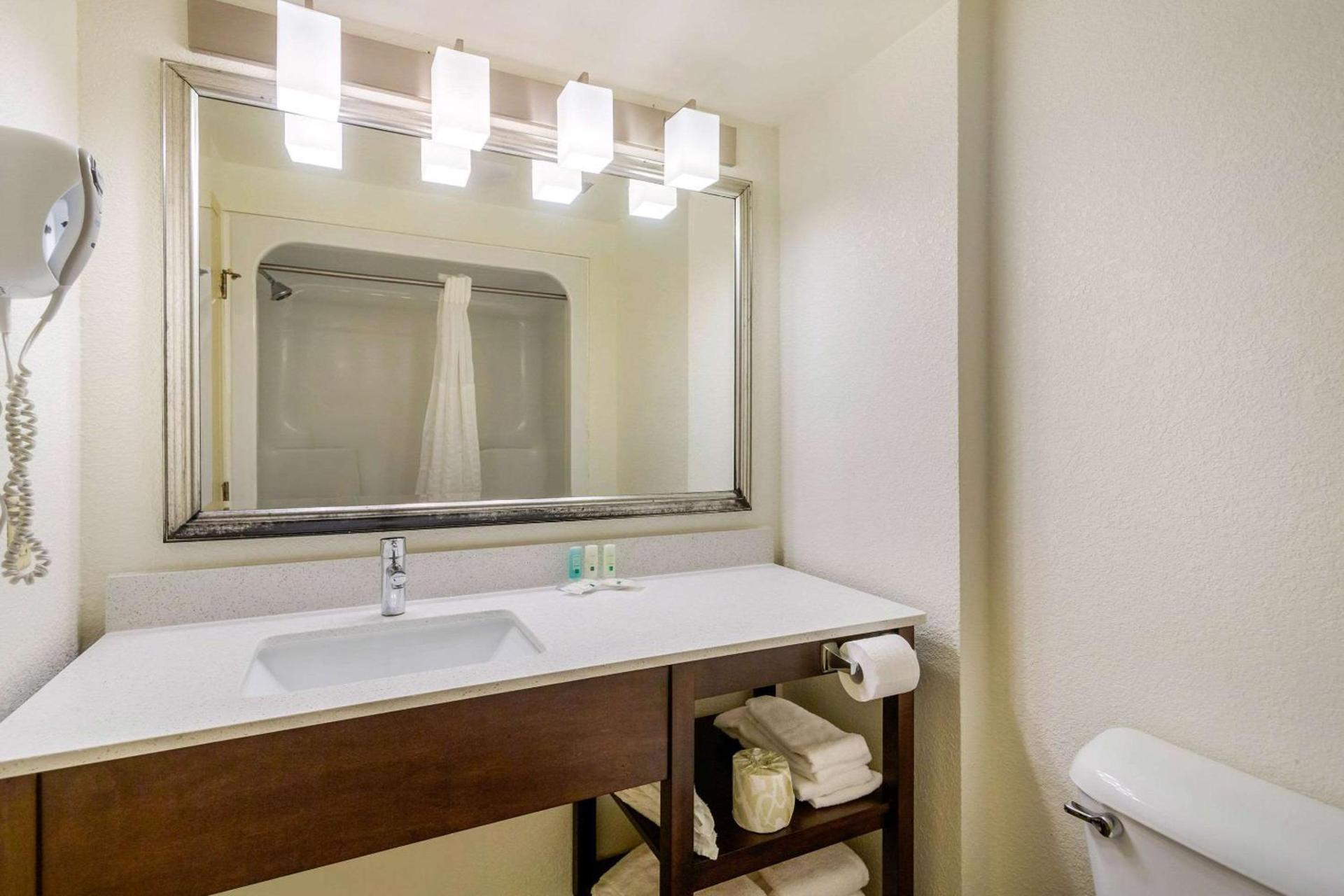 Quality Inn & Suites Olde Town photo 34