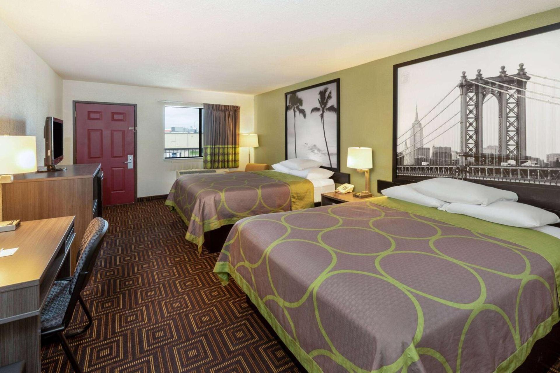 Super 8 by Wyndham Seguin photo 19