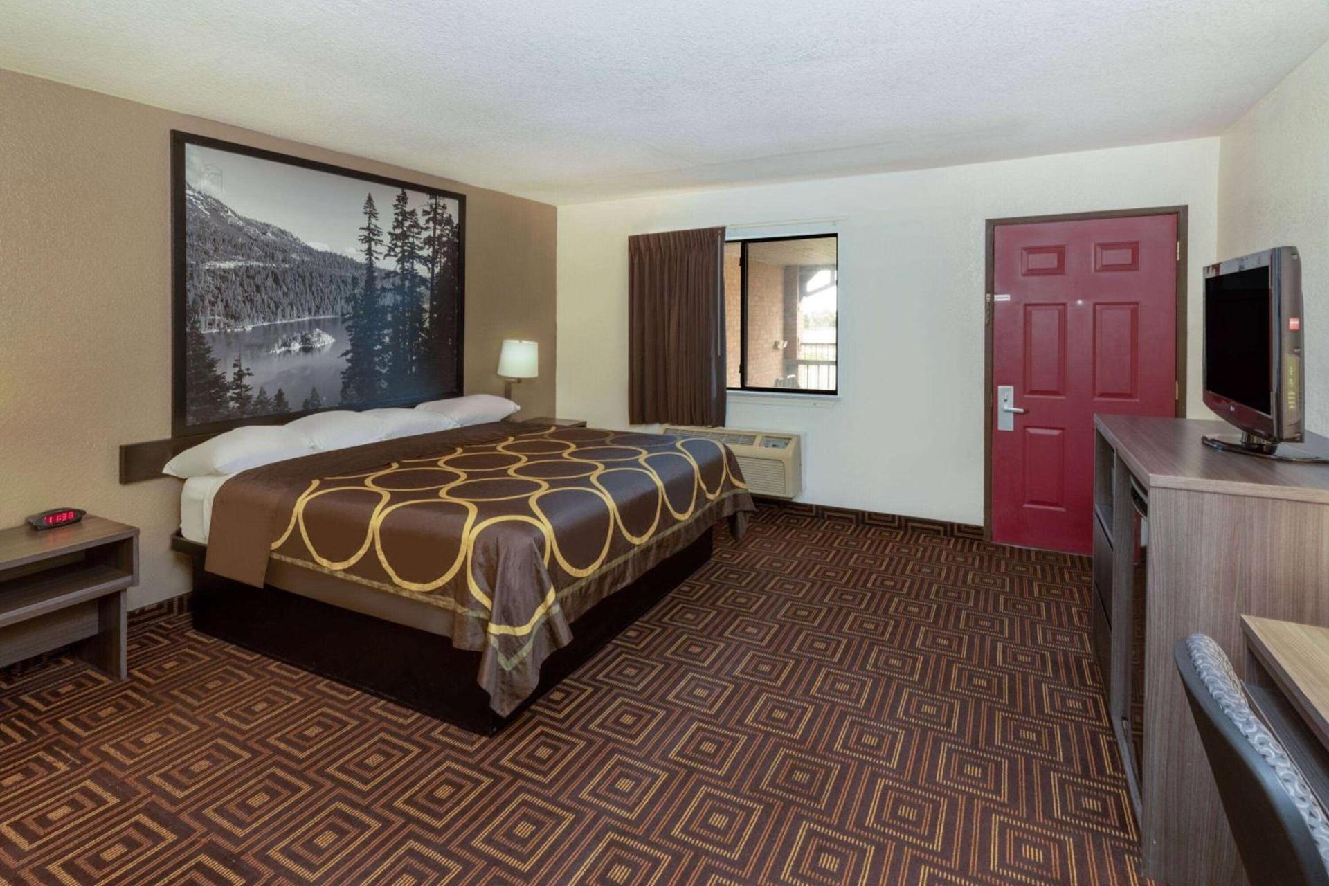 Super 8 by Wyndham Seguin photo 20