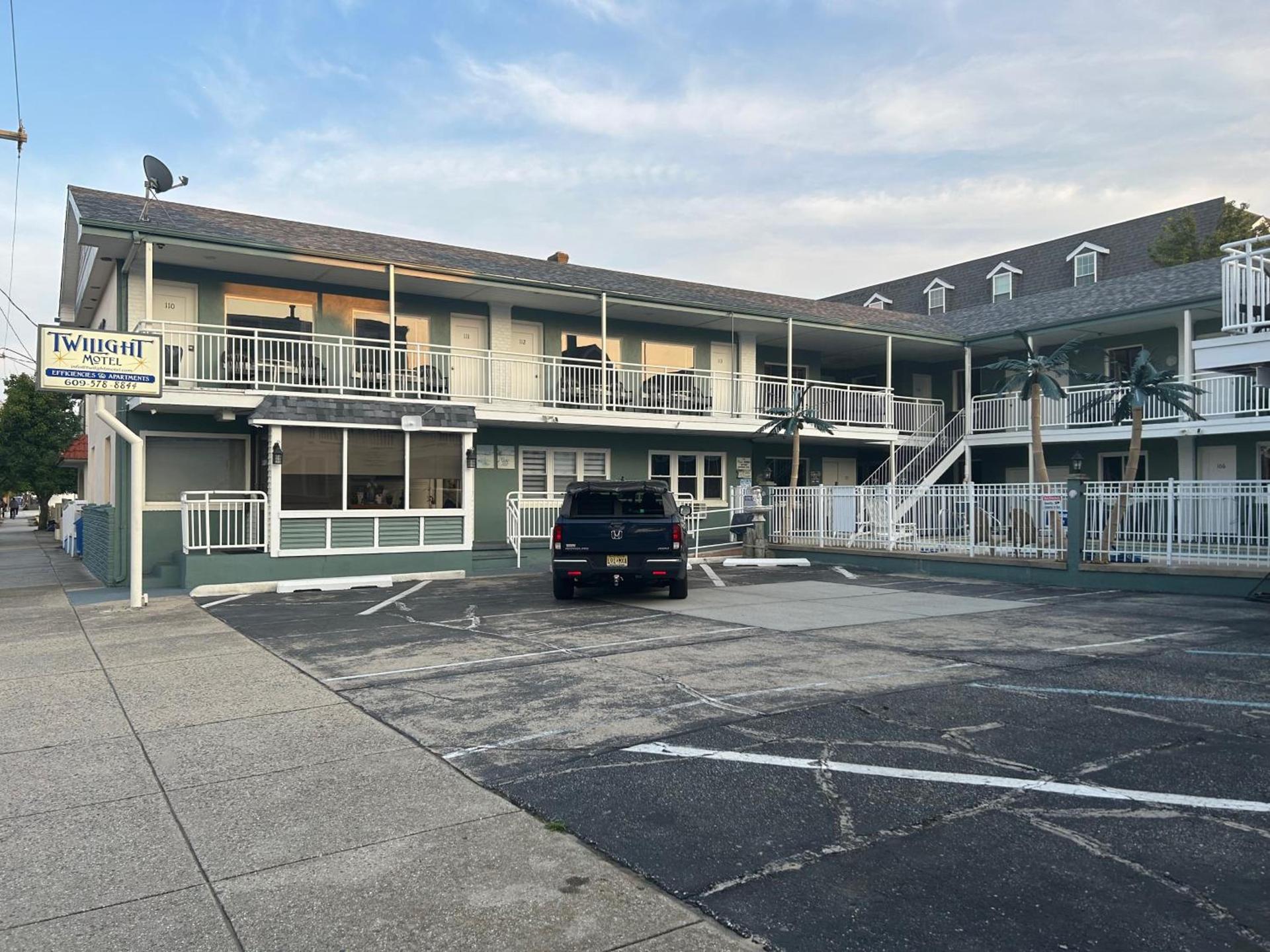 Twilight Motel photo 25