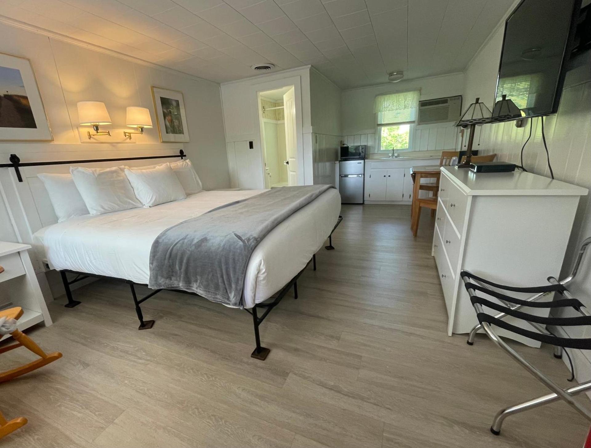 Kennebunkport Motor Lodge photo 35