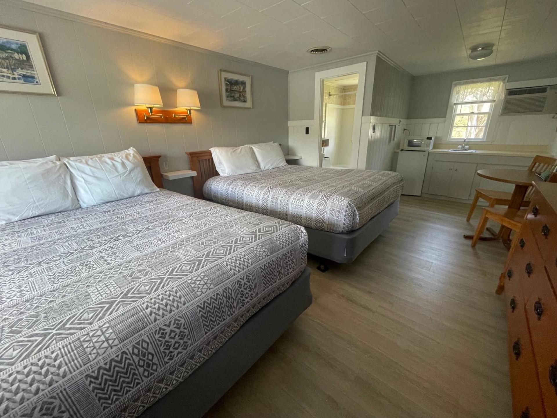 Kennebunkport Motor Lodge photo 54