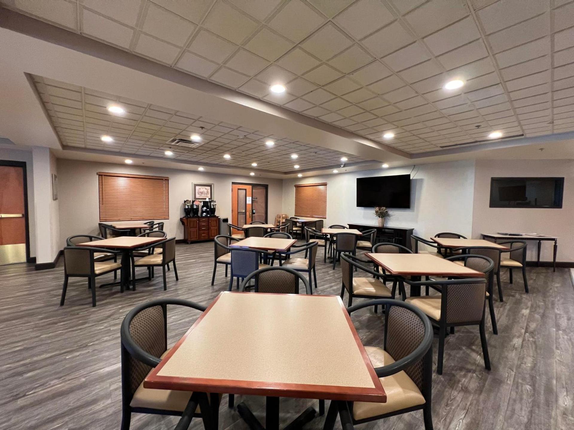 Wingate by Wyndham Coon Rapids photo 51