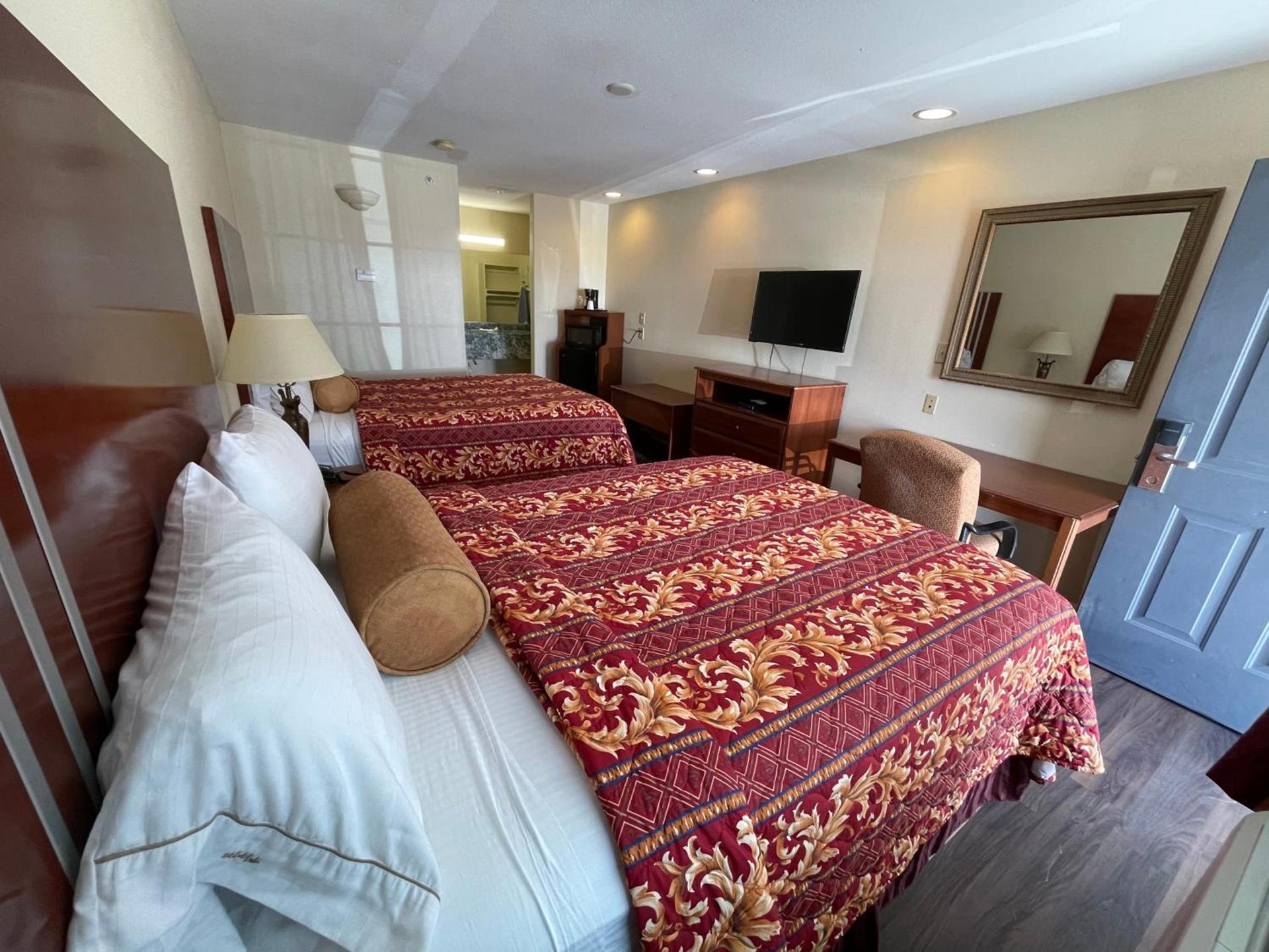 Riviera Inn and Suites photo 6