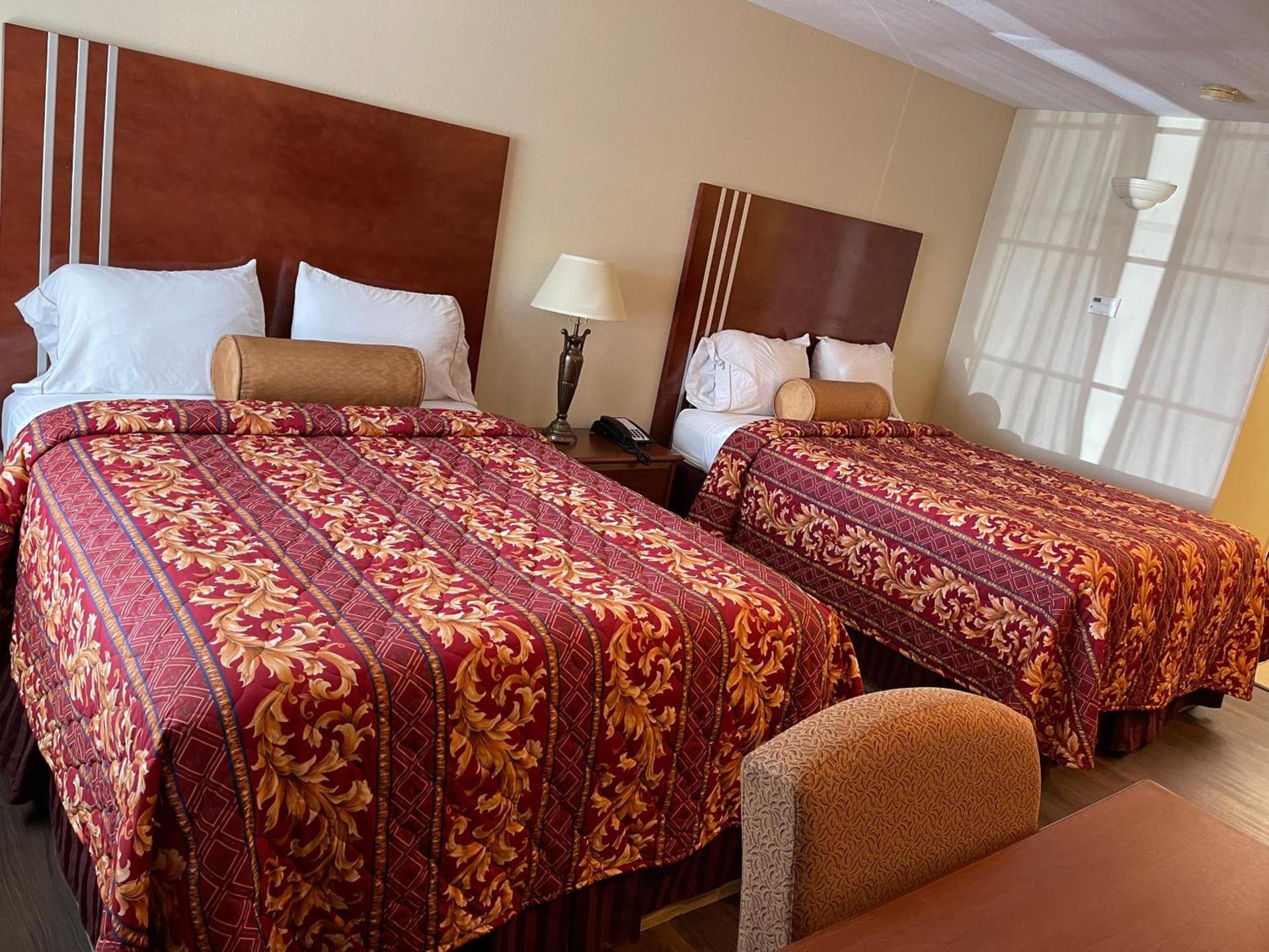 Riviera Inn and Suites photo 4