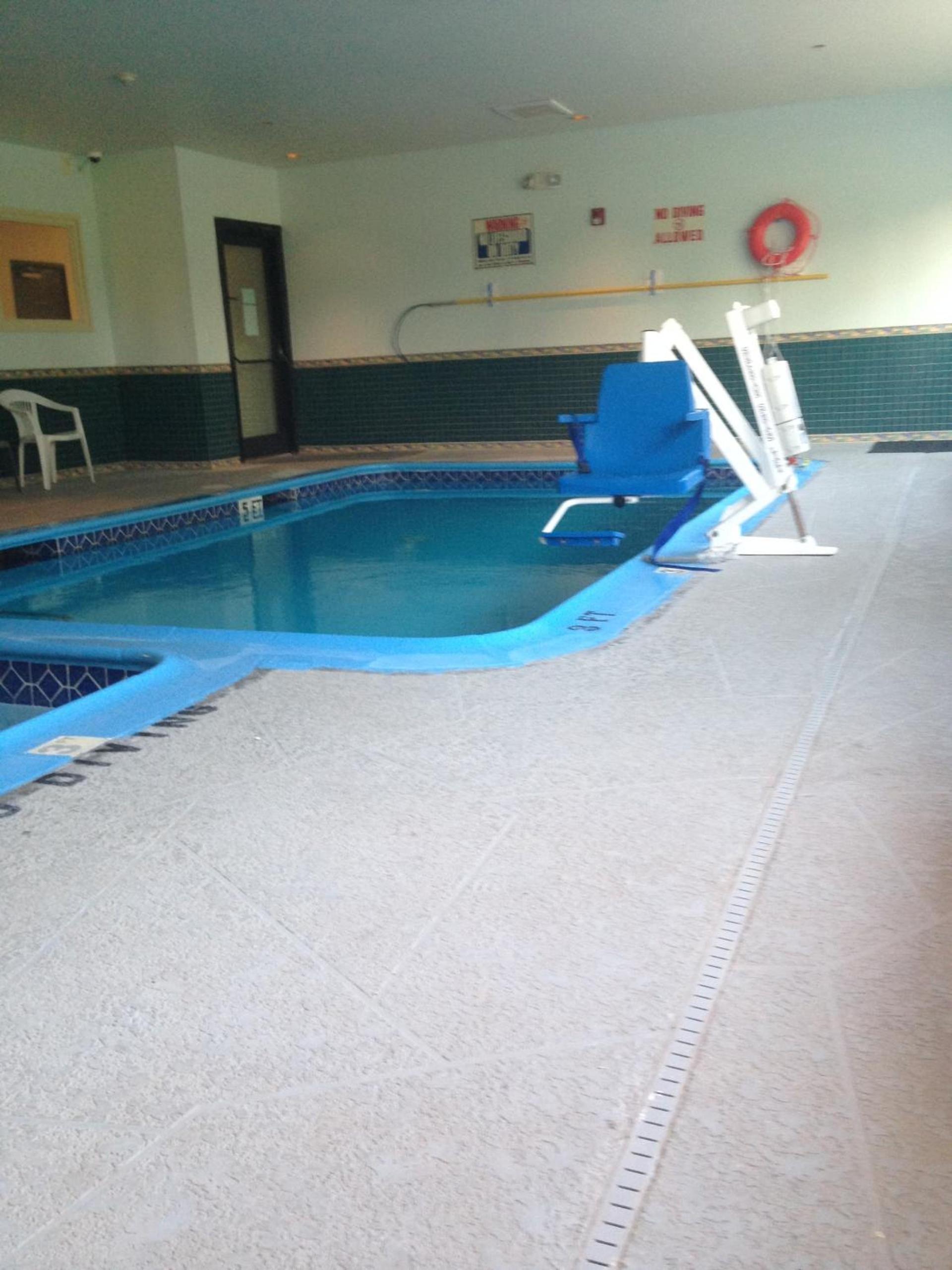 Americas Best Value Inn Somerville Texas photo 6