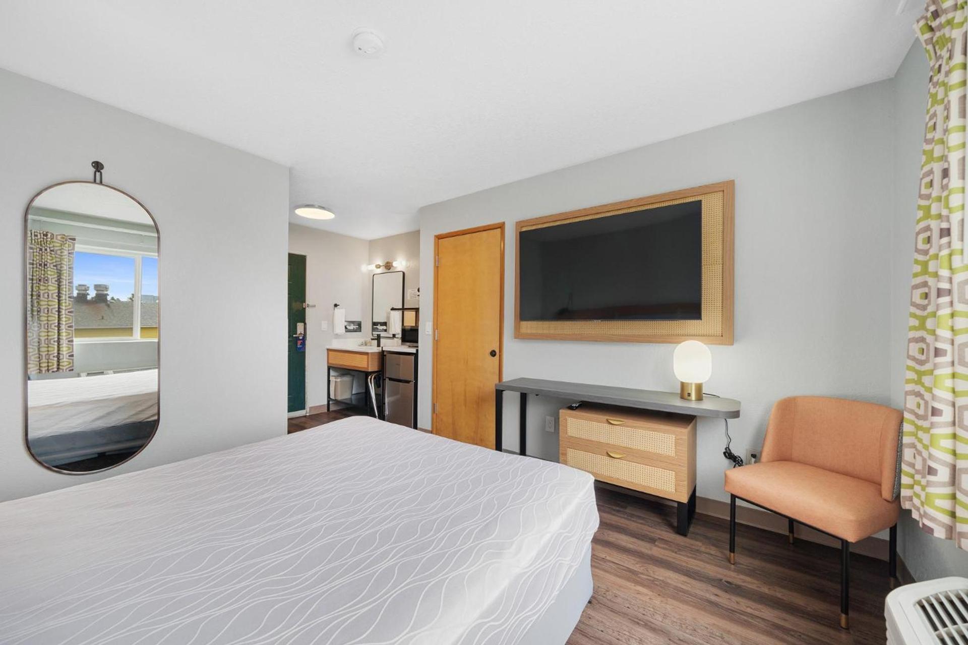Garibaldi Inn at the Bay photo 19