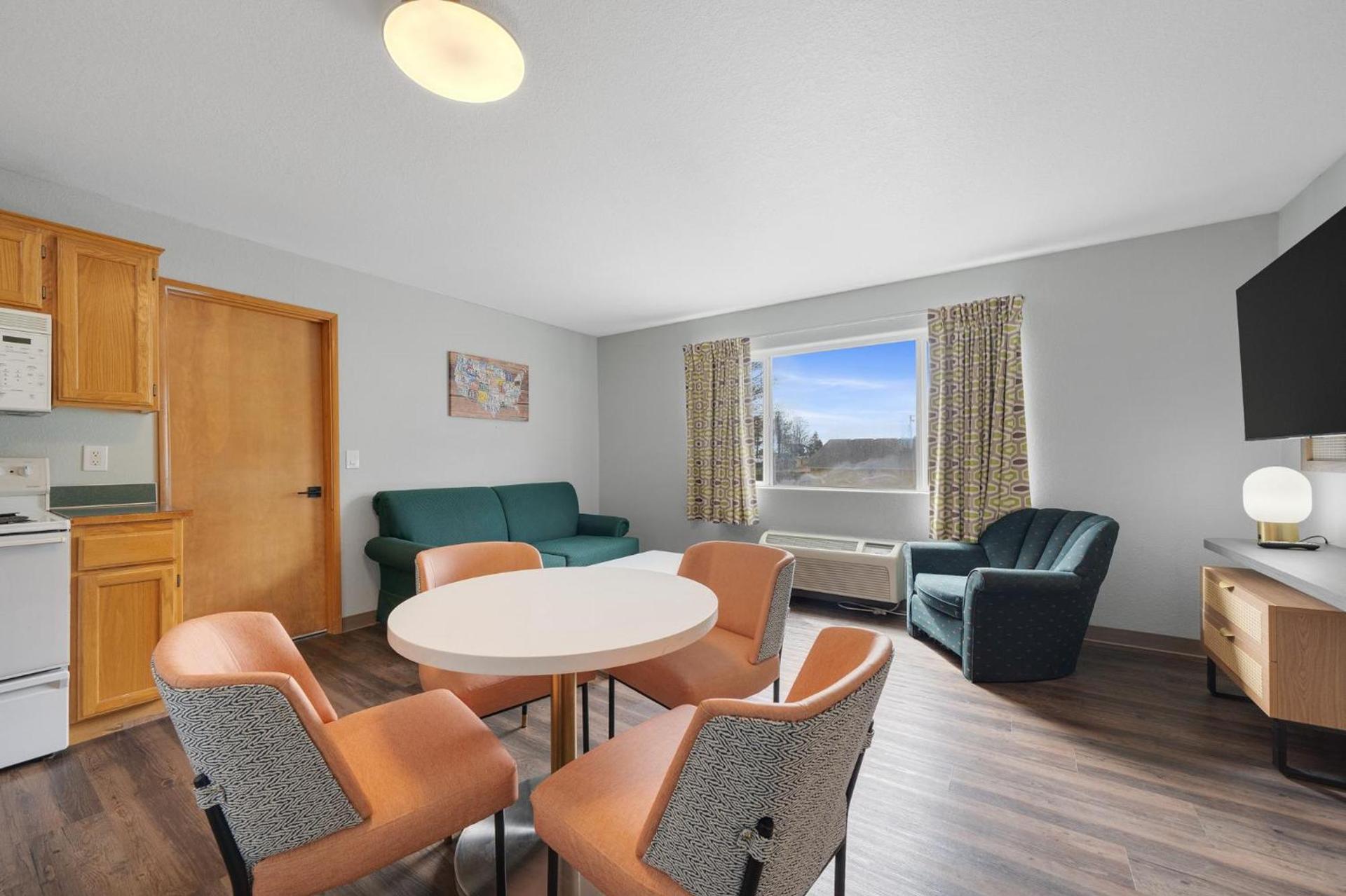Garibaldi Inn at the Bay photo 27