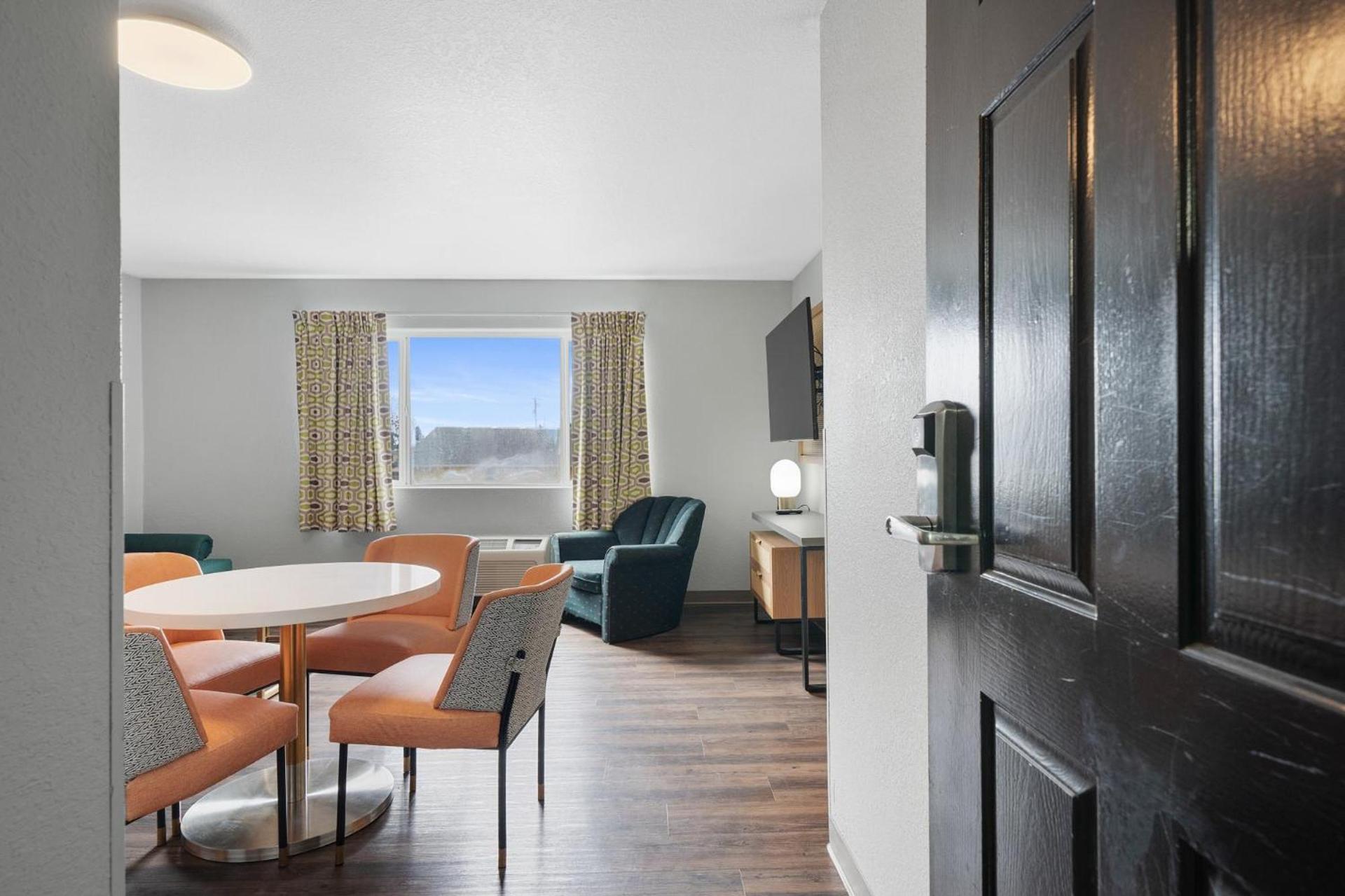Garibaldi Inn at the Bay photo 29