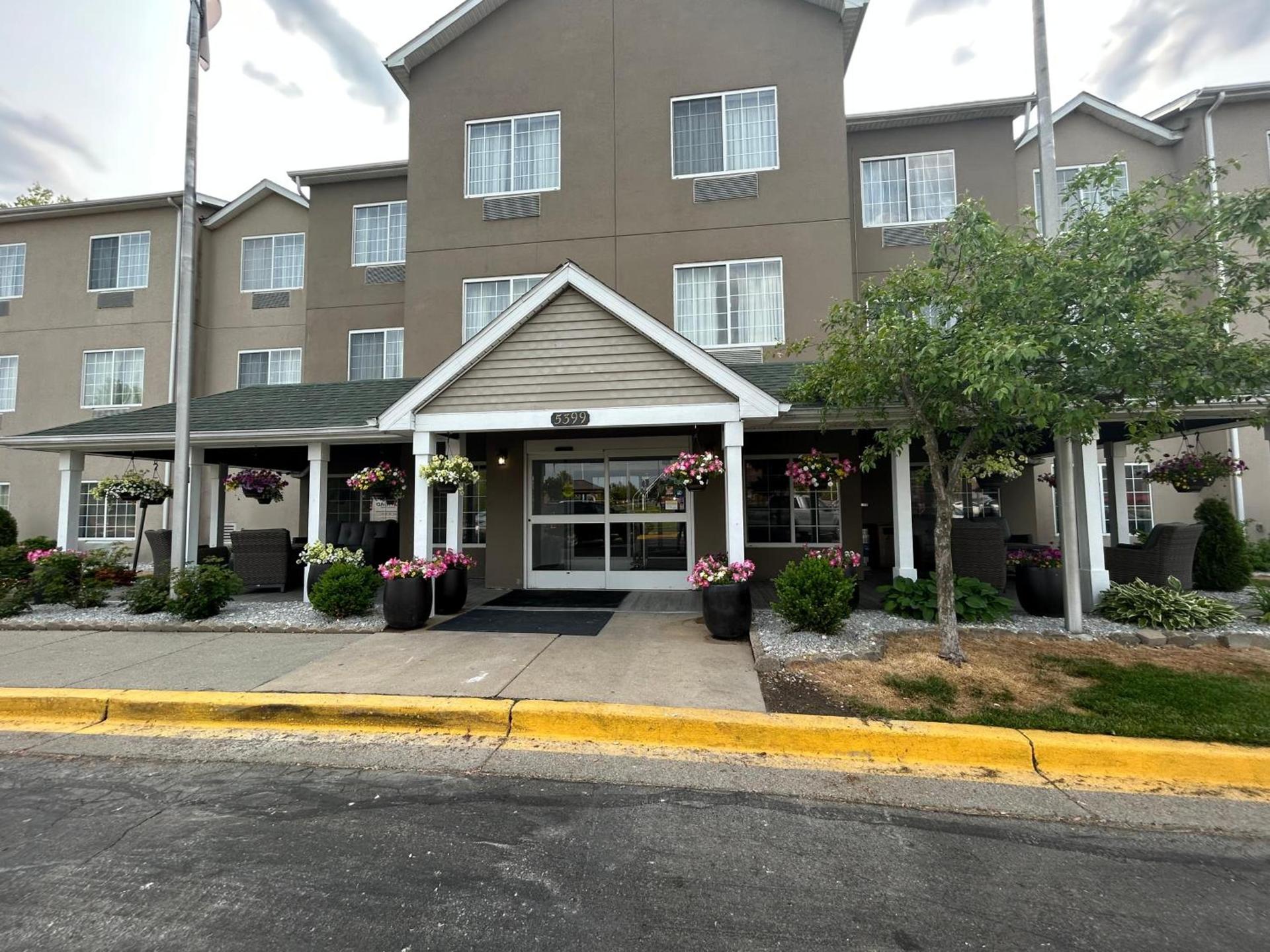 Country Inn & Suites by Radisson, Grand Rapids Airport, MI photo 47
