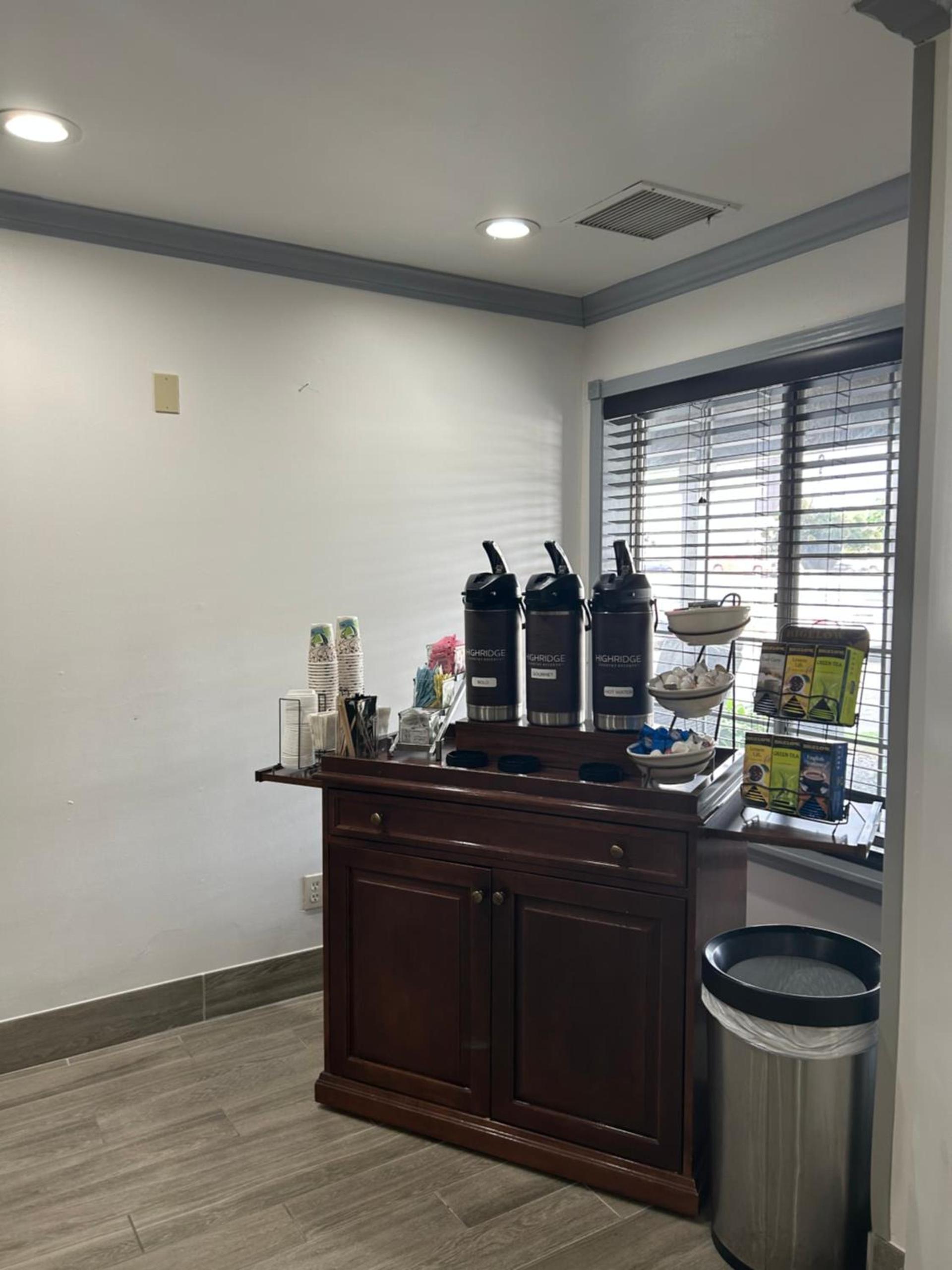 Country Inn & Suites by Radisson, Grand Rapids Airport, MI photo 58