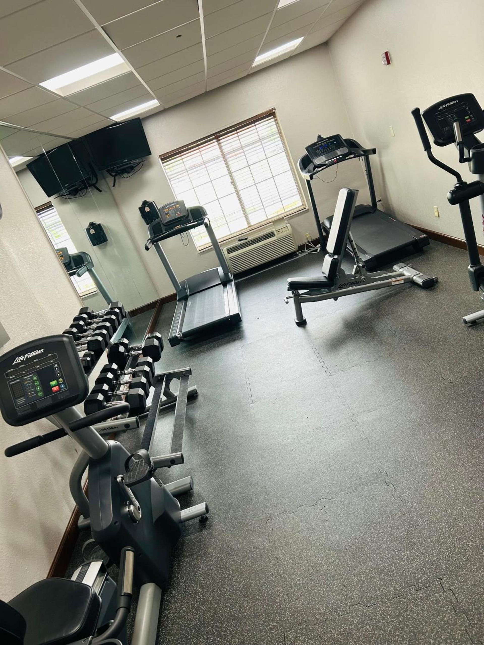 Country Inn & Suites by Radisson, Grand Rapids Airport, MI photo 62