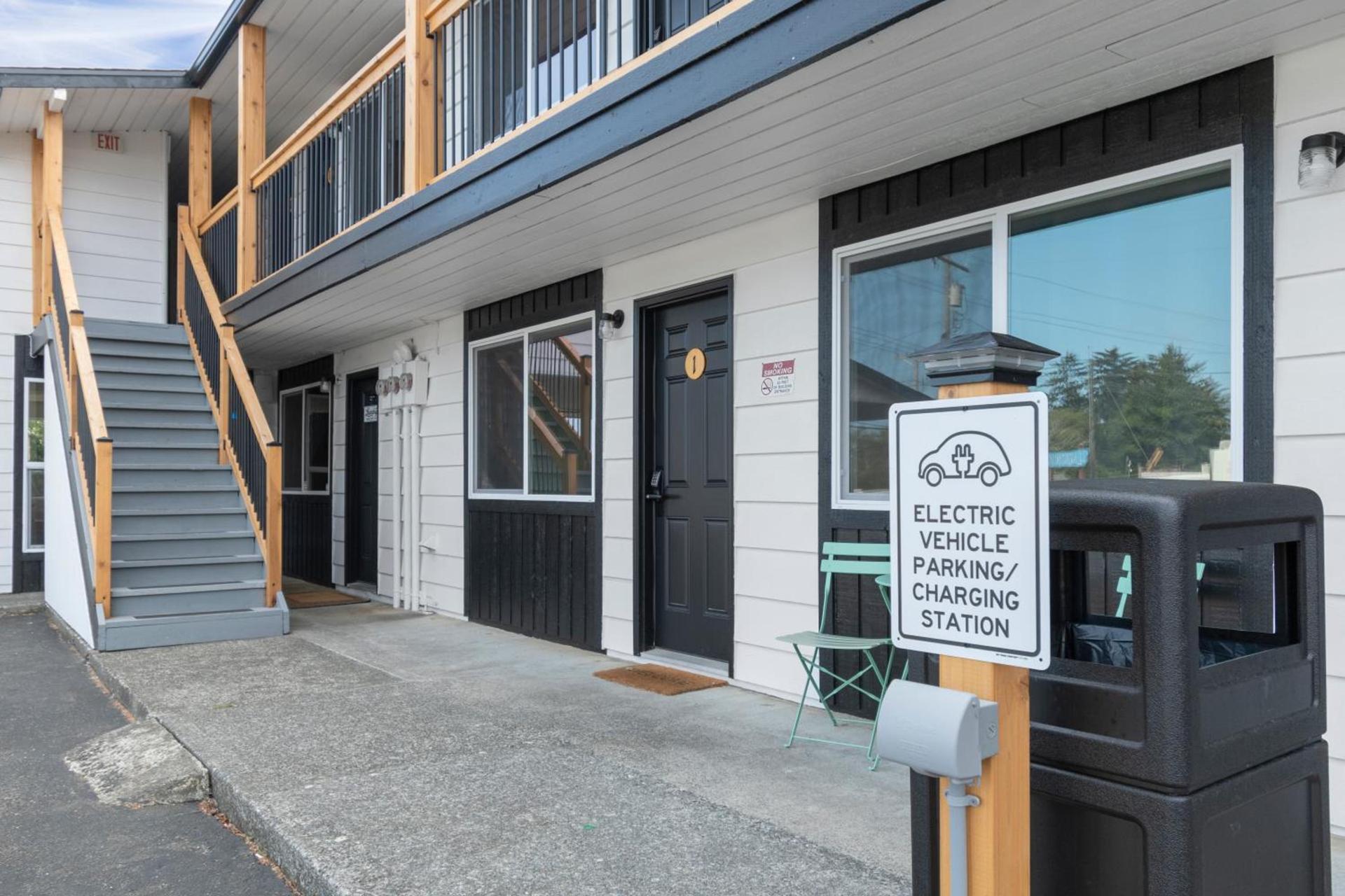 Silver Sands Motel photo 30