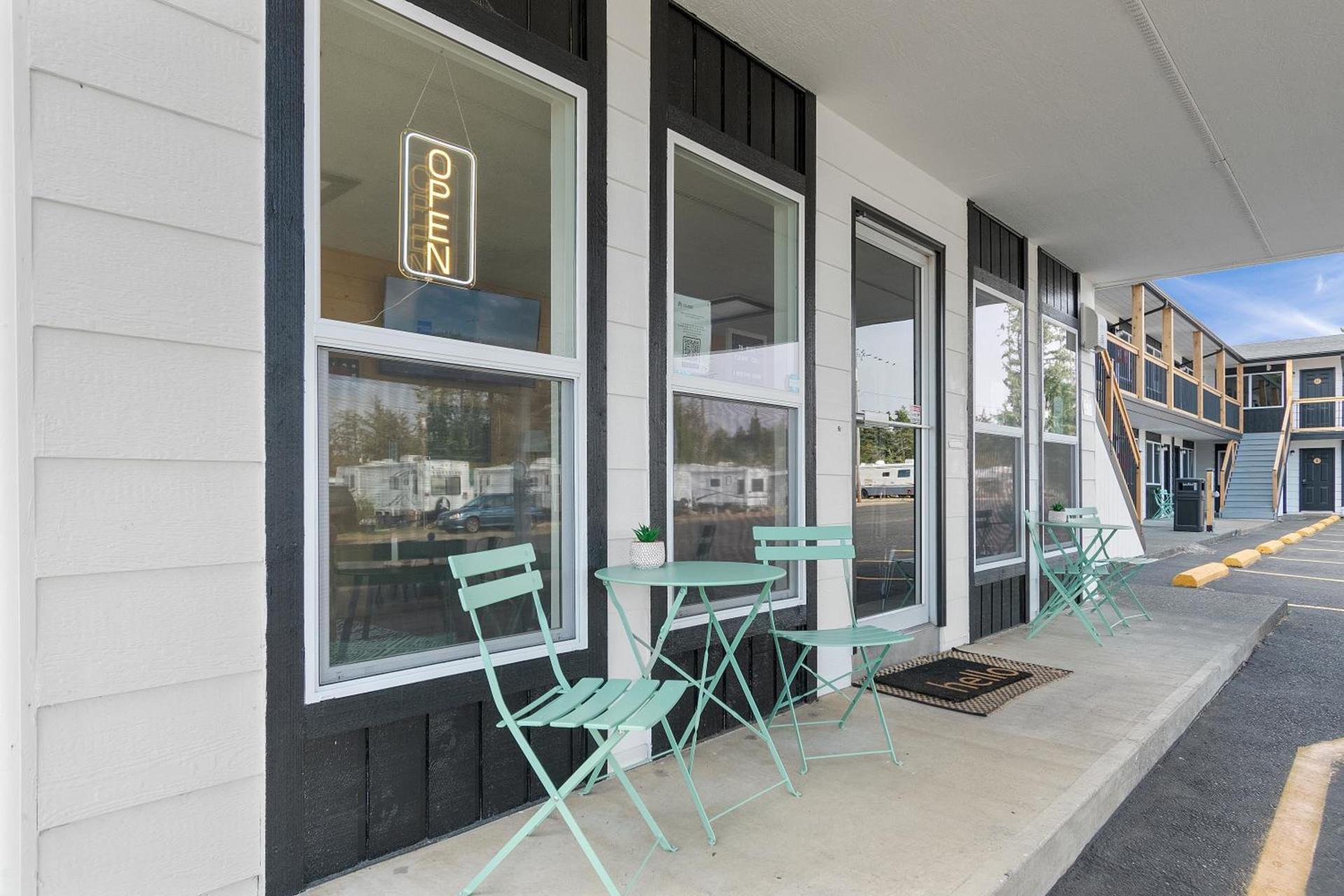 Silver Sands Motel photo 33