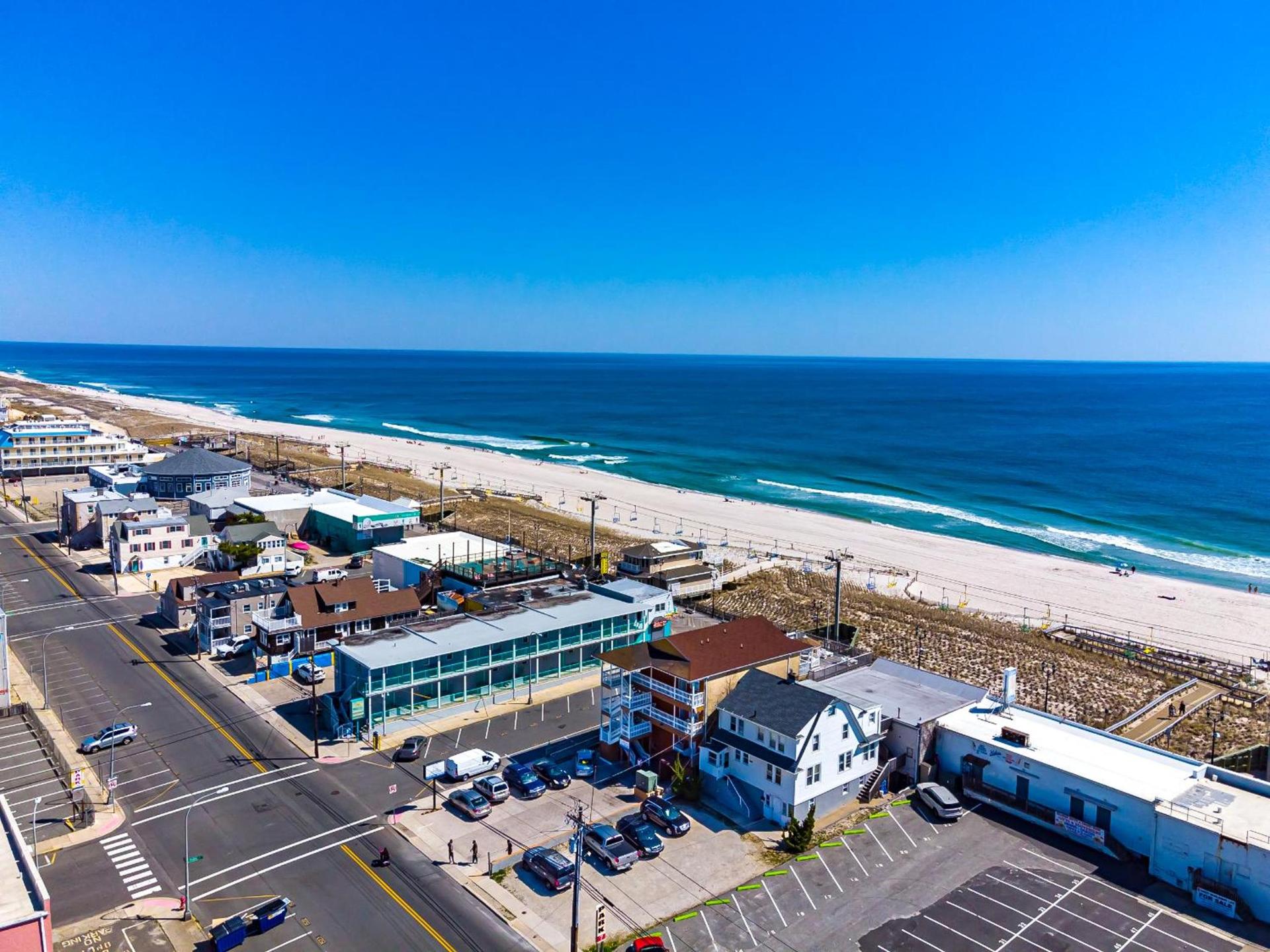 Boardwalk Sand & Surf Beach Hotel Oceanfront photo 16
