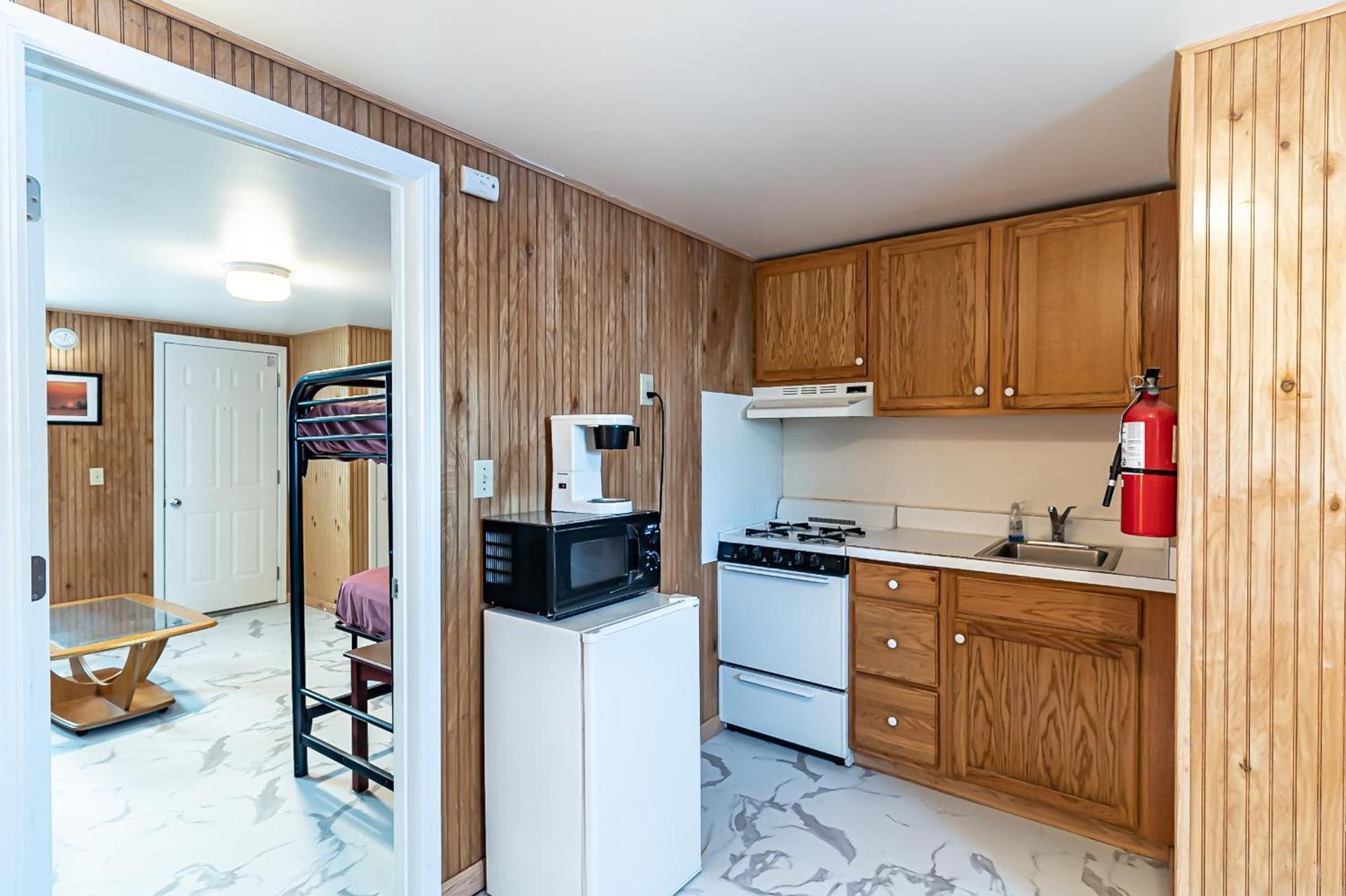 Boardwalk Sand & Surf Beach Hotel Oceanfront photo 18