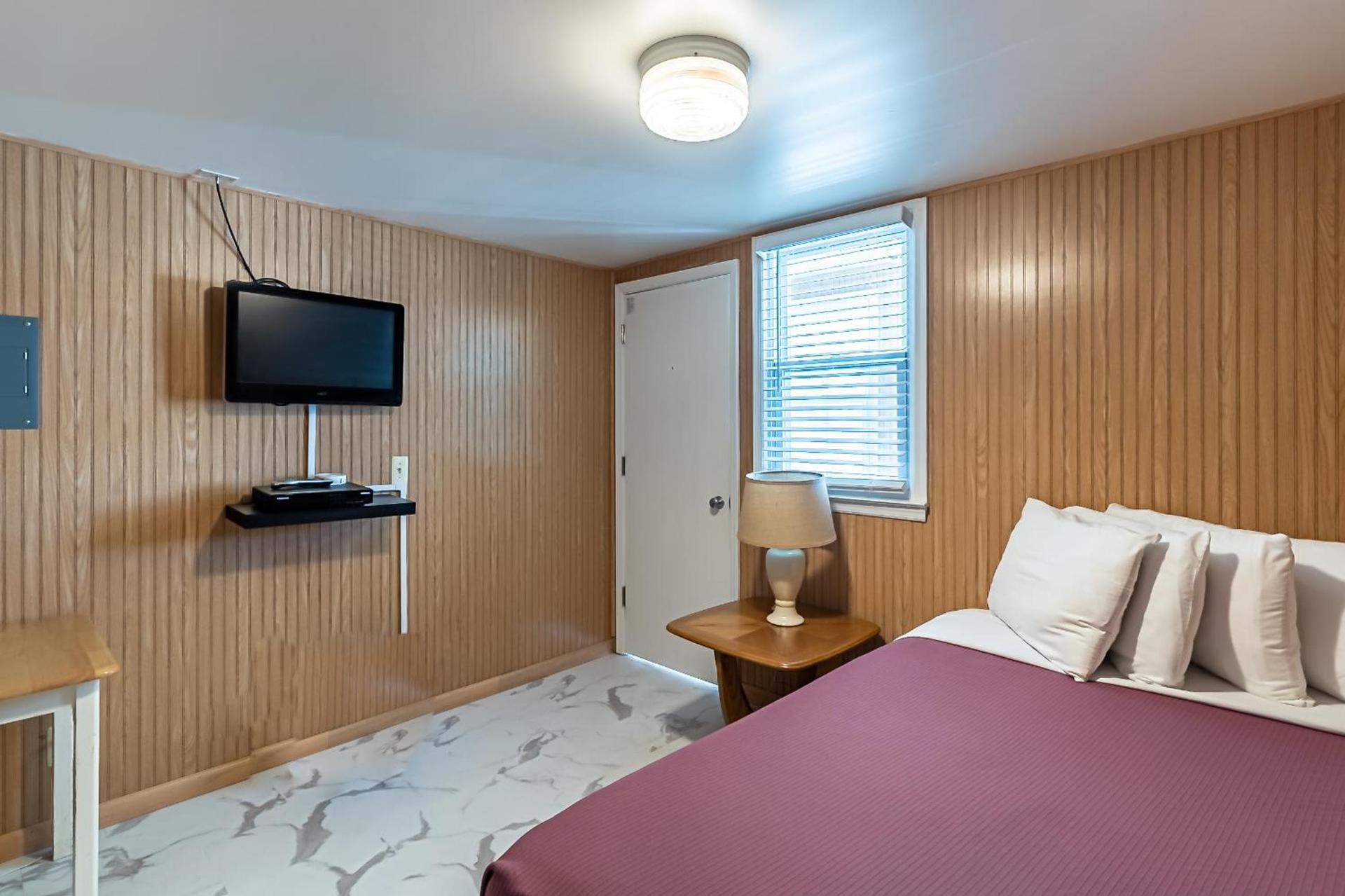 Boardwalk Sand & Surf Beach Hotel Oceanfront photo 21