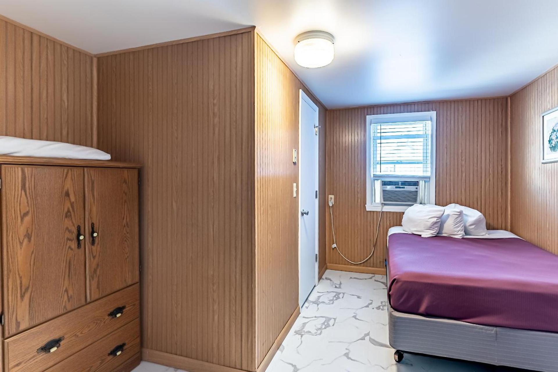 Boardwalk Sand & Surf Beach Hotel Oceanfront photo 26