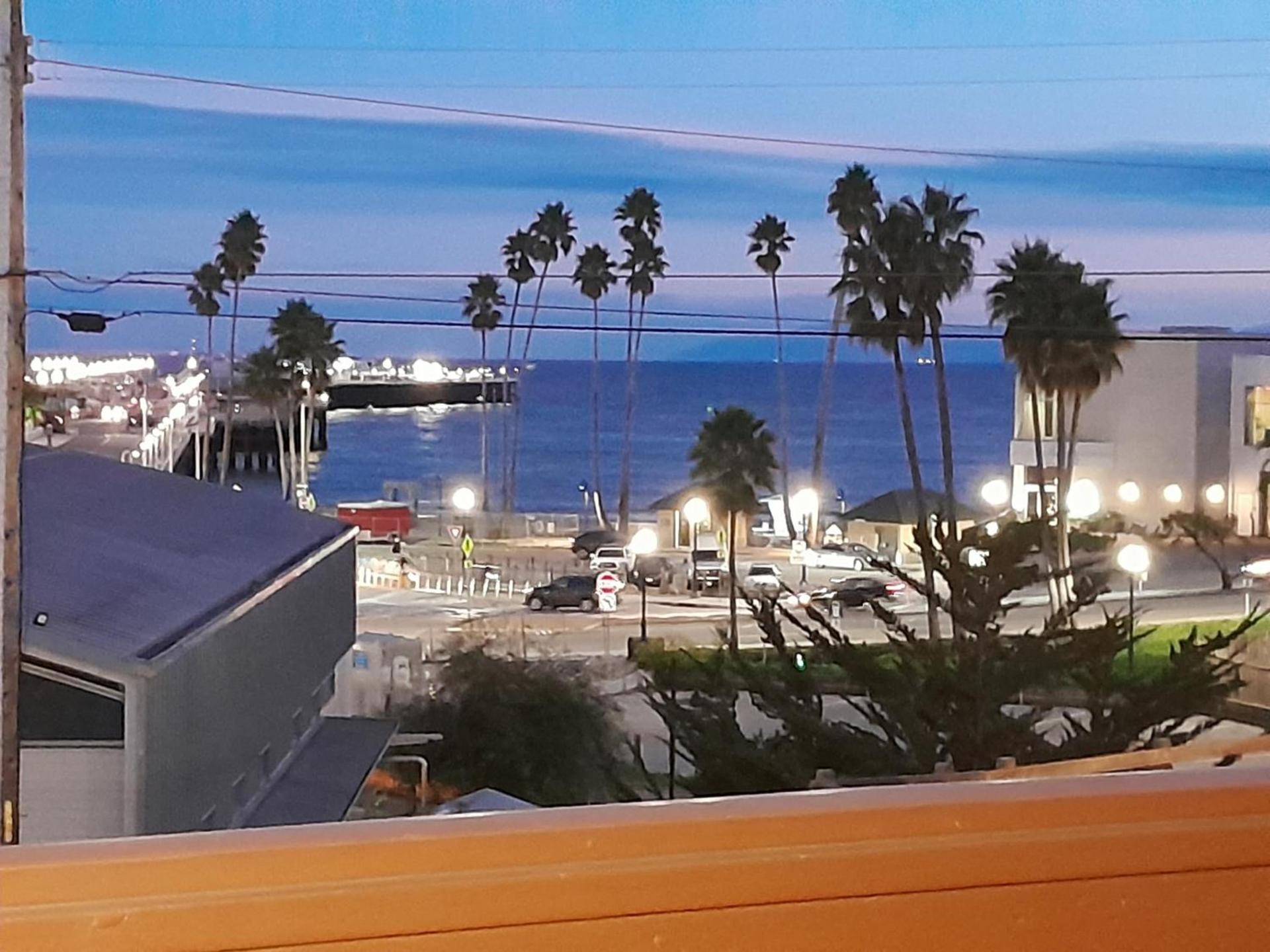 Howard Johnson by Wyndham Santa Cruz photo 22