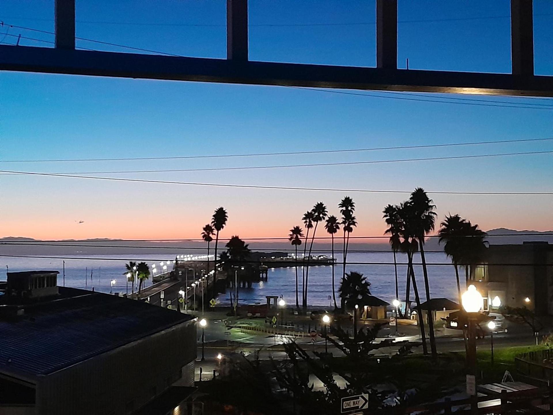 Howard Johnson by Wyndham Santa Cruz photo 20