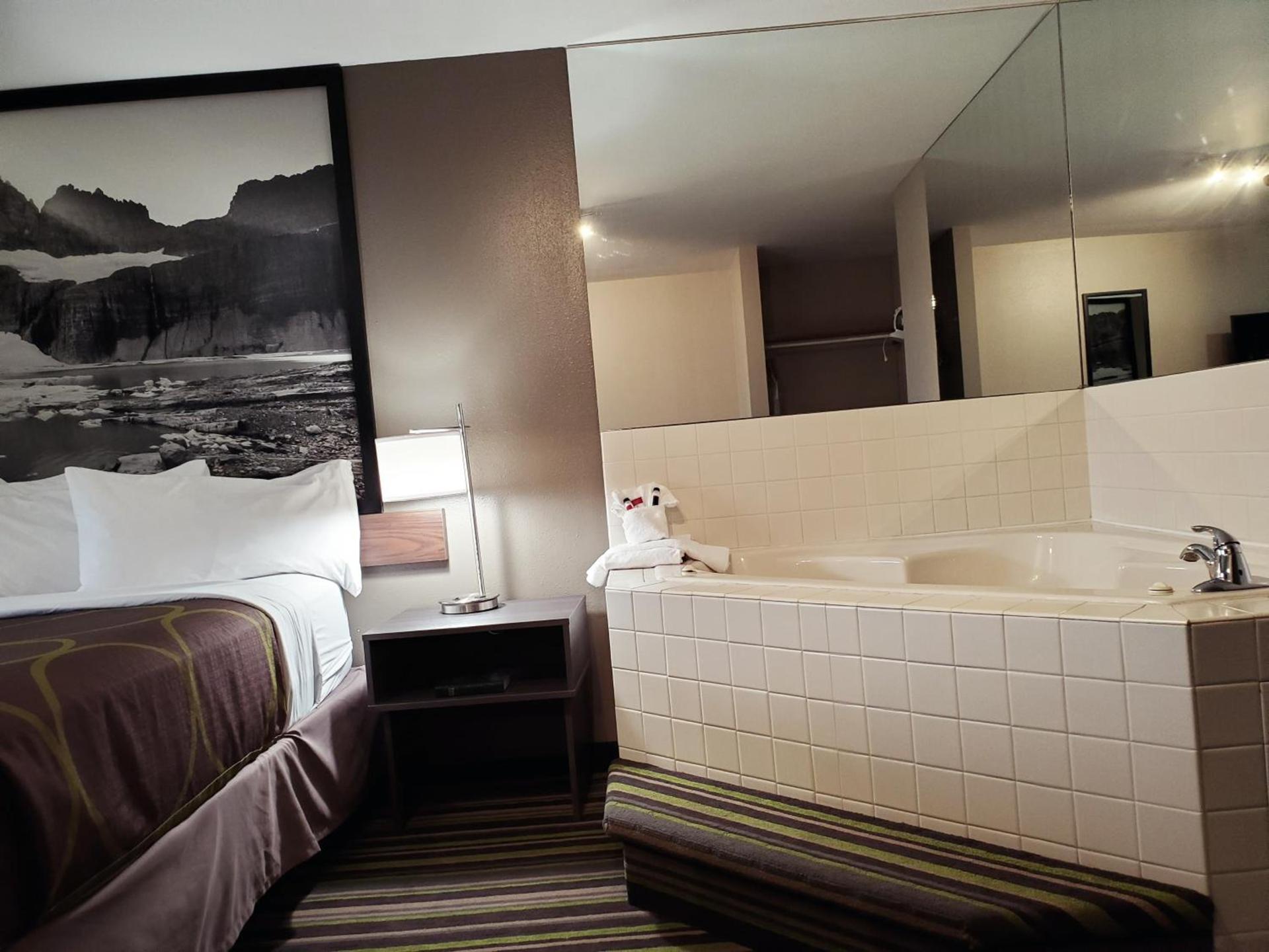 Super 8 by Wyndham Belgrade/Bozeman Airport photo 45