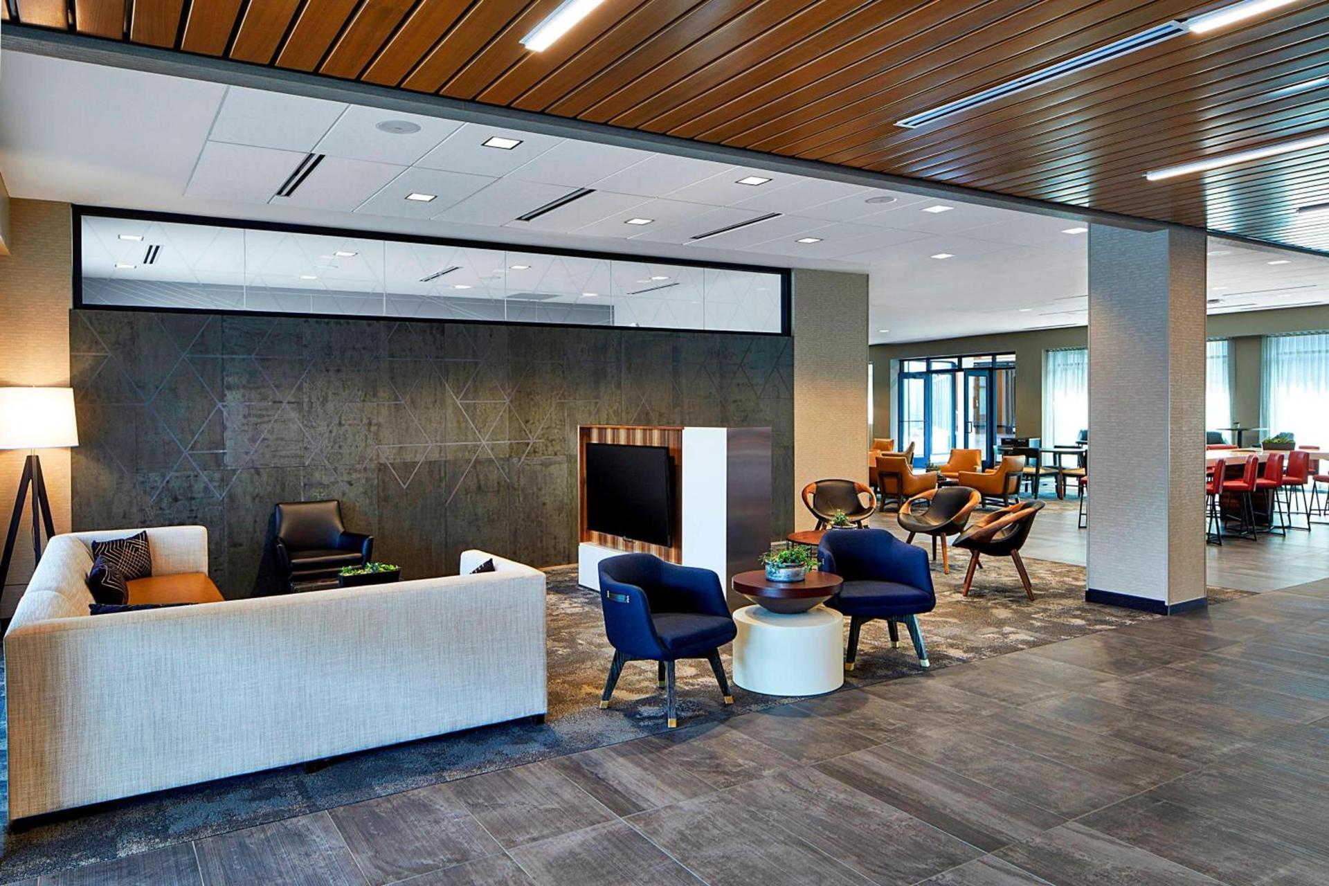 Courtyard by Marriott Minneapolis West photo 4