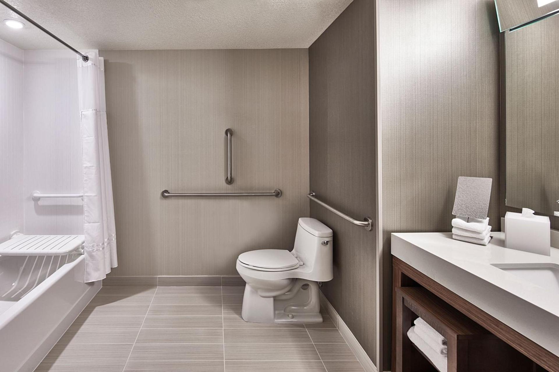 Courtyard by Marriott Minneapolis West photo 13