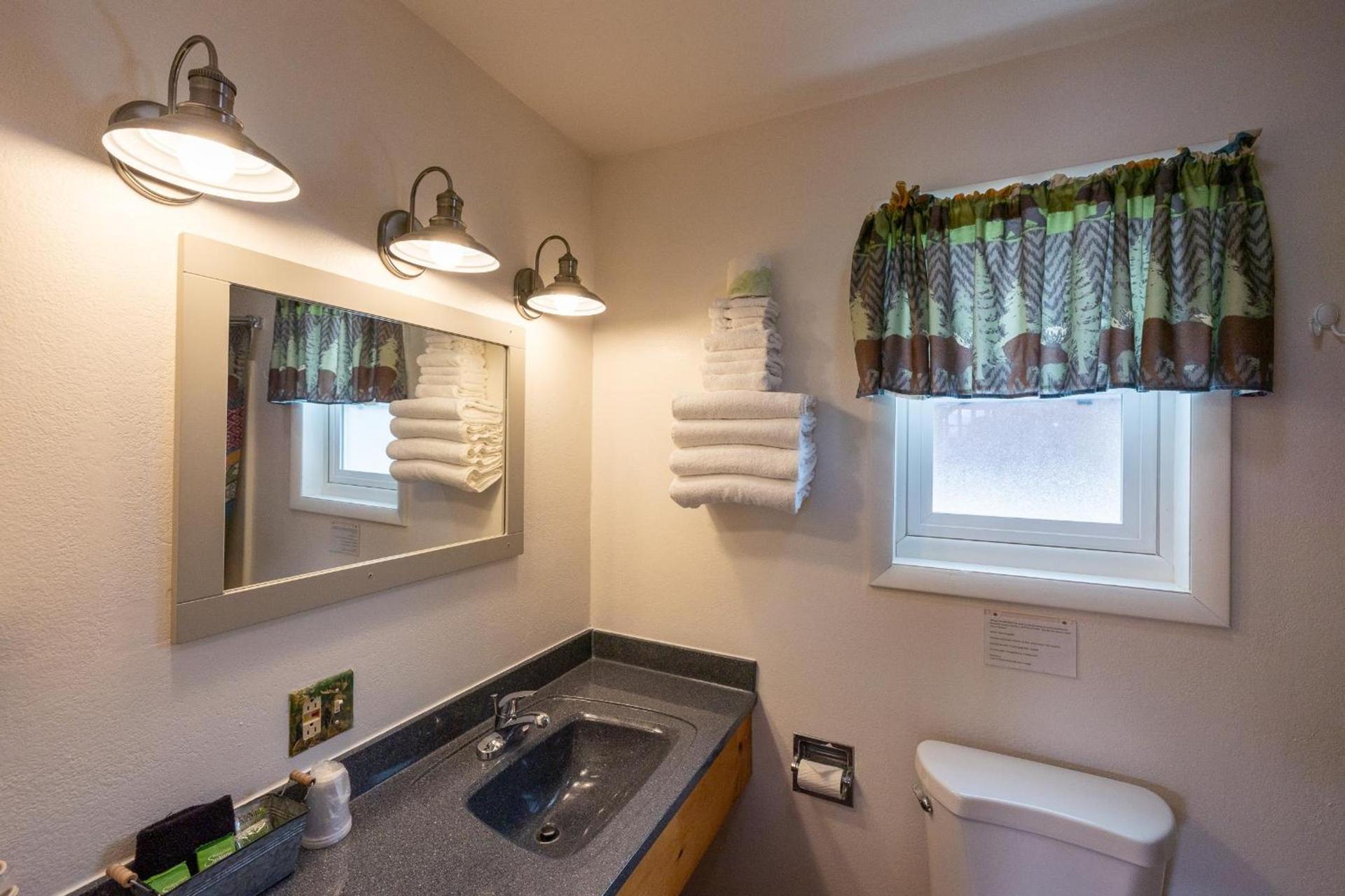 Elk Horn Lodge Motel and Cabins photo 30