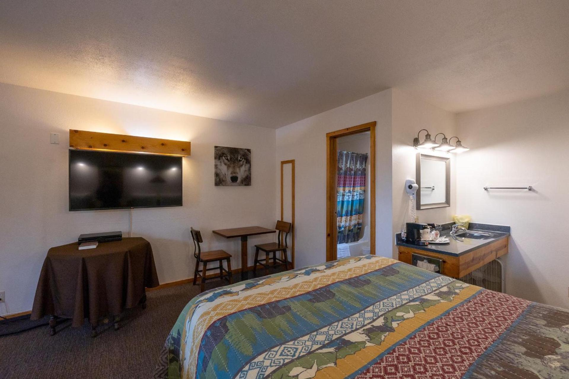 Elk Horn Lodge Motel and Cabins photo 53