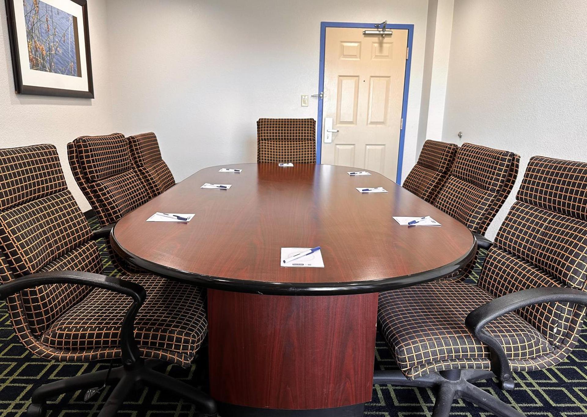 Travelodge by Wyndham Fort Wayne North photo 10