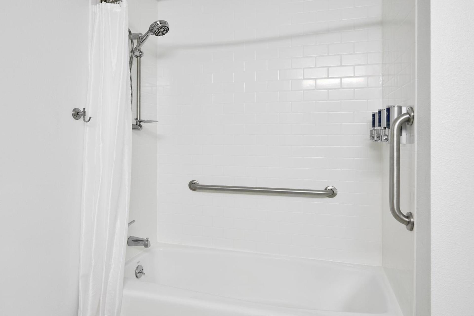 Royle Hotel Milwaukee Airport photo 10