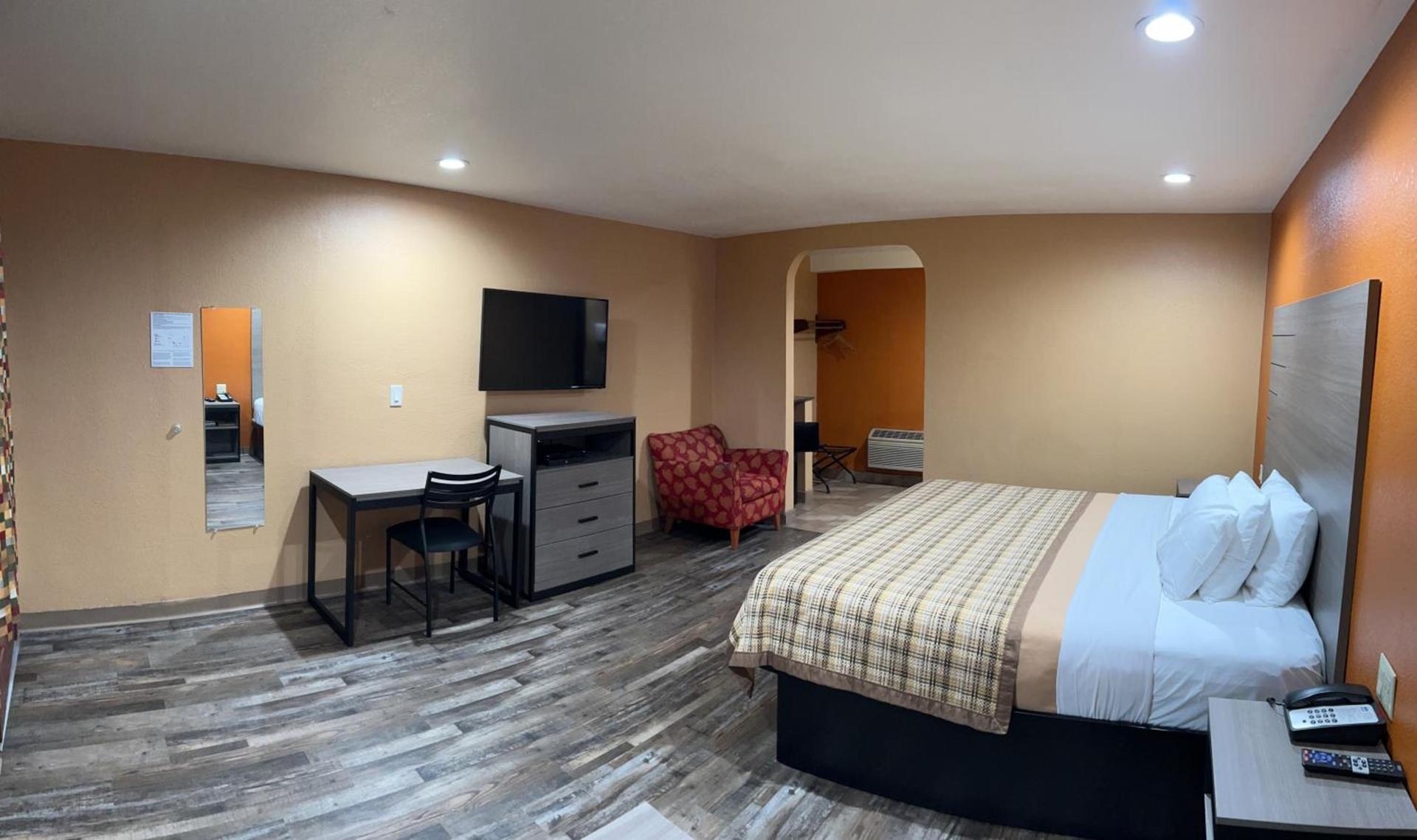 Apex Inn photo 22