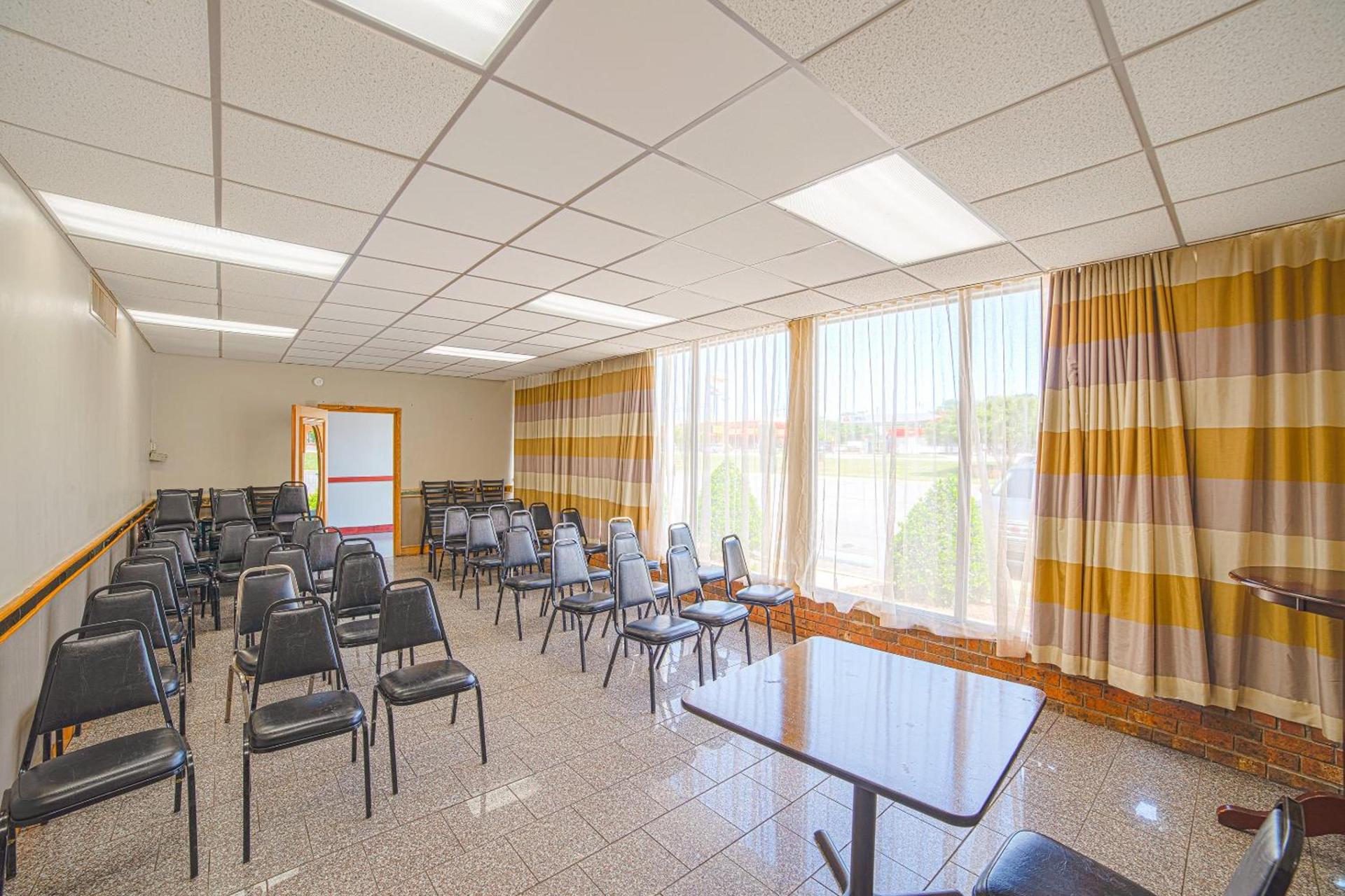 Masters Inn Selma Smithfield I-95 By OYO photo 8