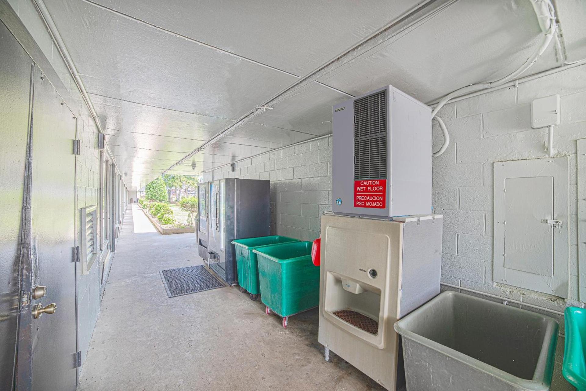 Masters Inn Selma Smithfield I-95 By OYO photo 16