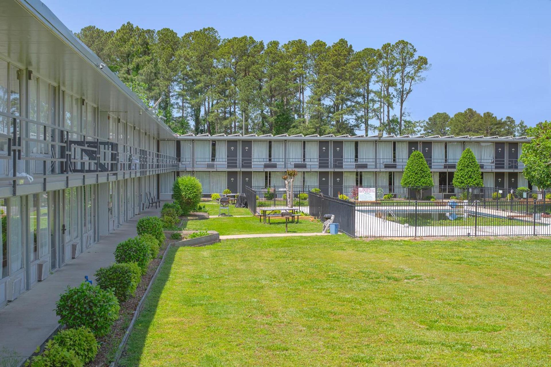 Masters Inn Selma Smithfield I-95 By OYO photo 27