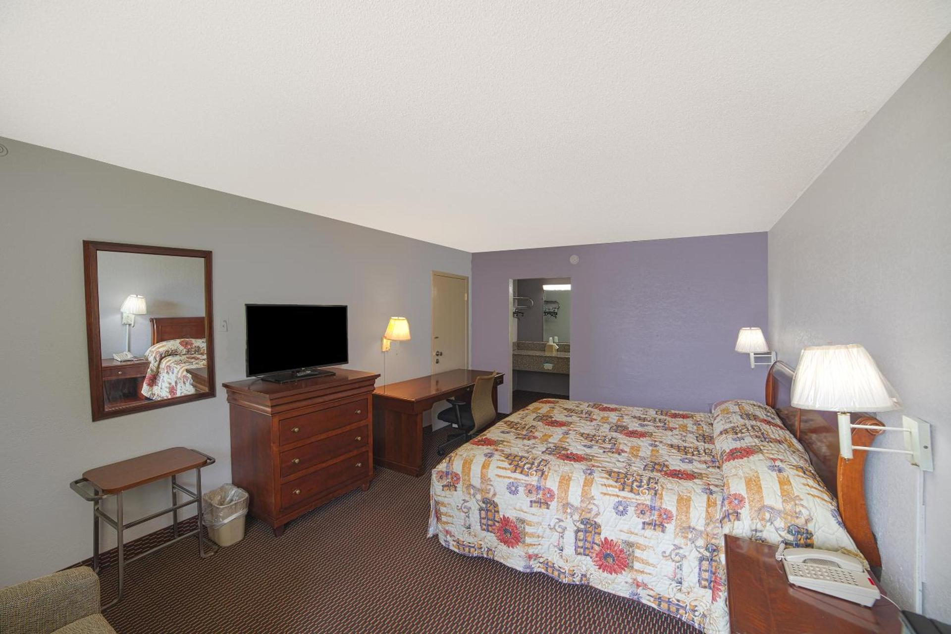Masters Inn Selma Smithfield I-95 By OYO photo 43