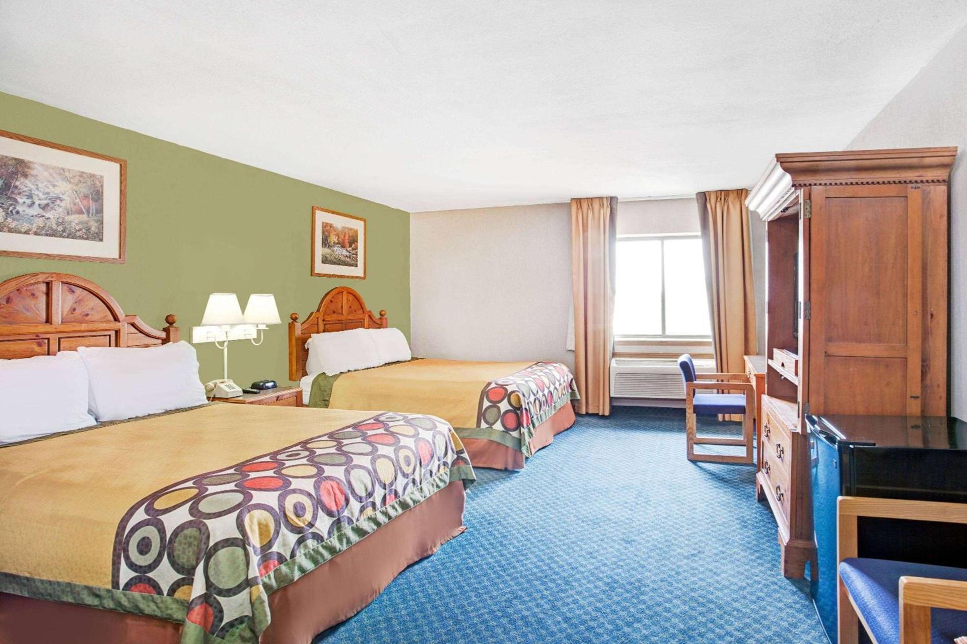Super 8 by Wyndham West Memphis photo 9