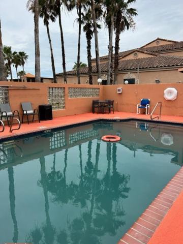 Super 8 by Wyndham South Padre Island photo 2