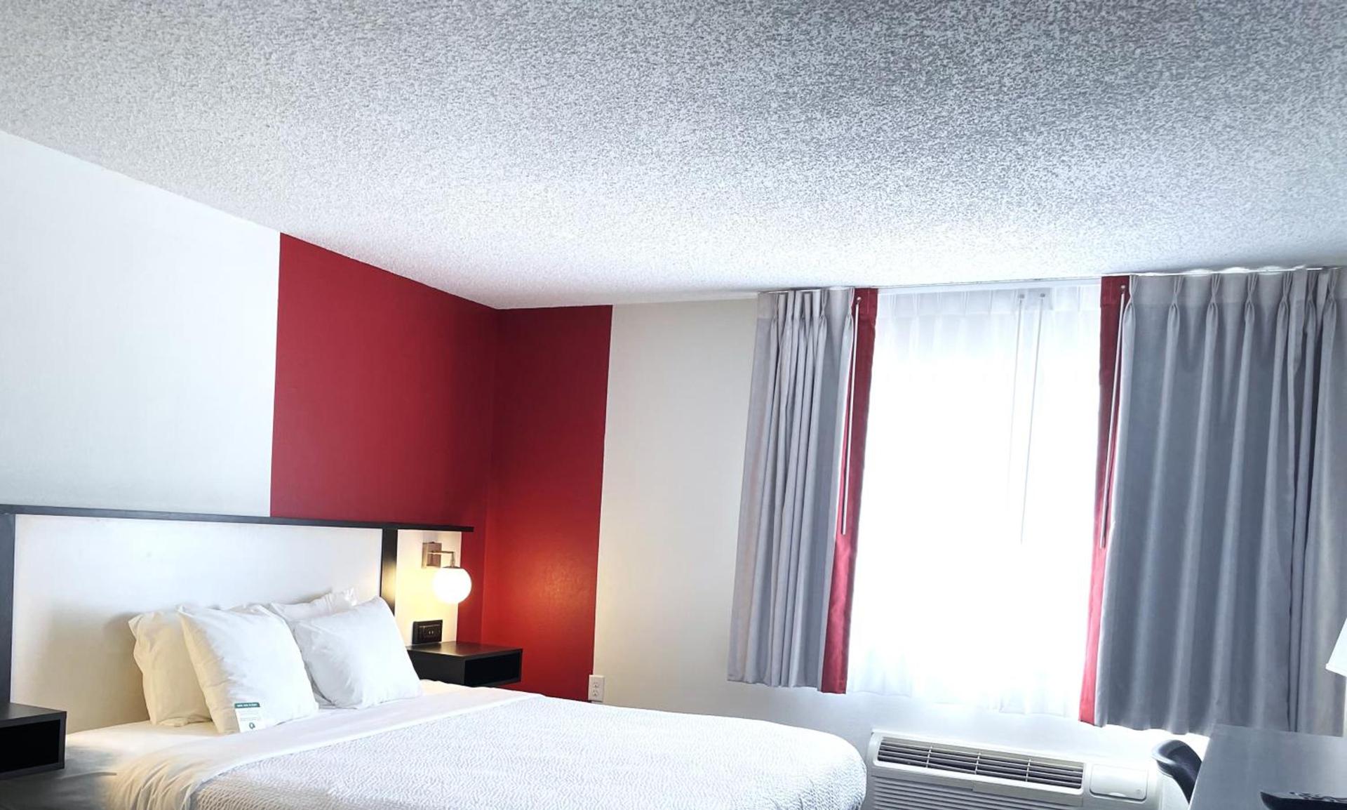 Ramada by Wyndham Waupaca photo 39