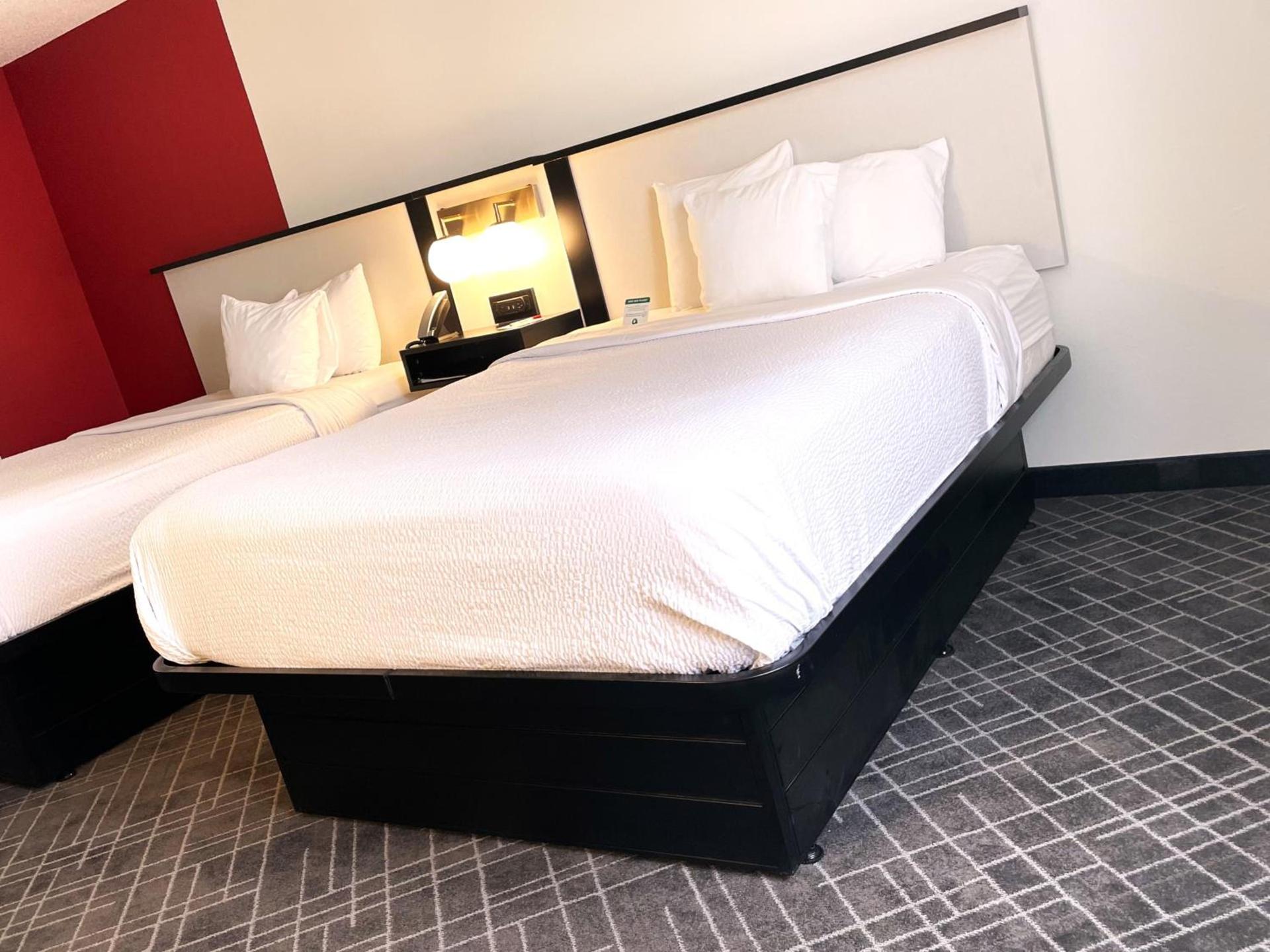 Ramada by Wyndham Waupaca photo 31
