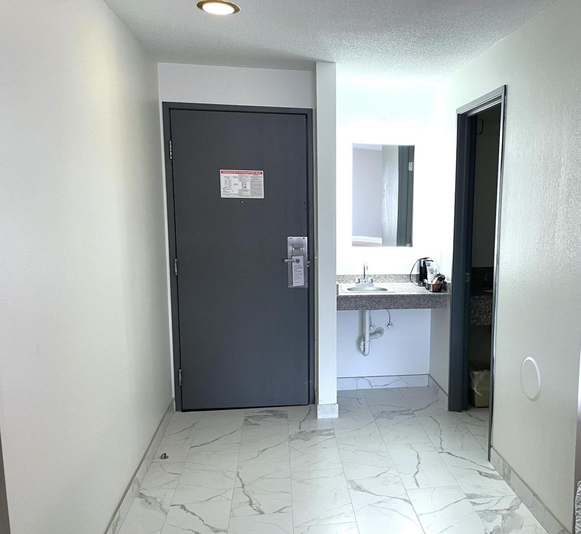 Ramada by Wyndham Waupaca photo 37