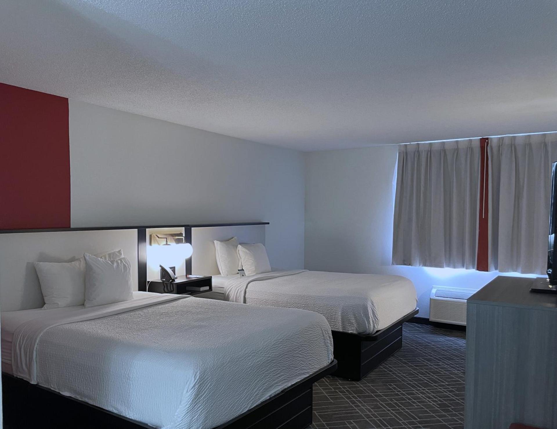 Ramada by Wyndham Waupaca photo 36