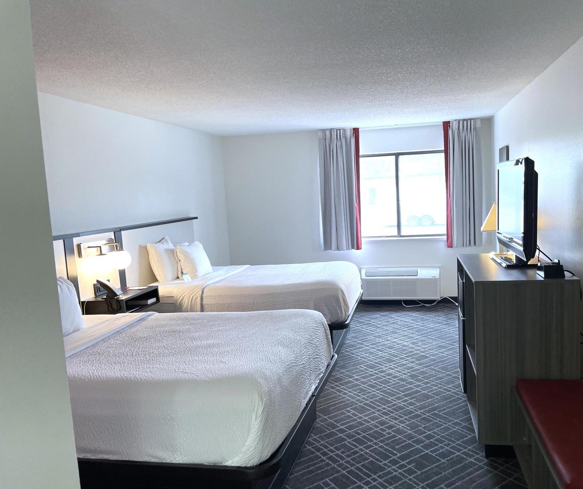 Ramada by Wyndham Waupaca photo 34