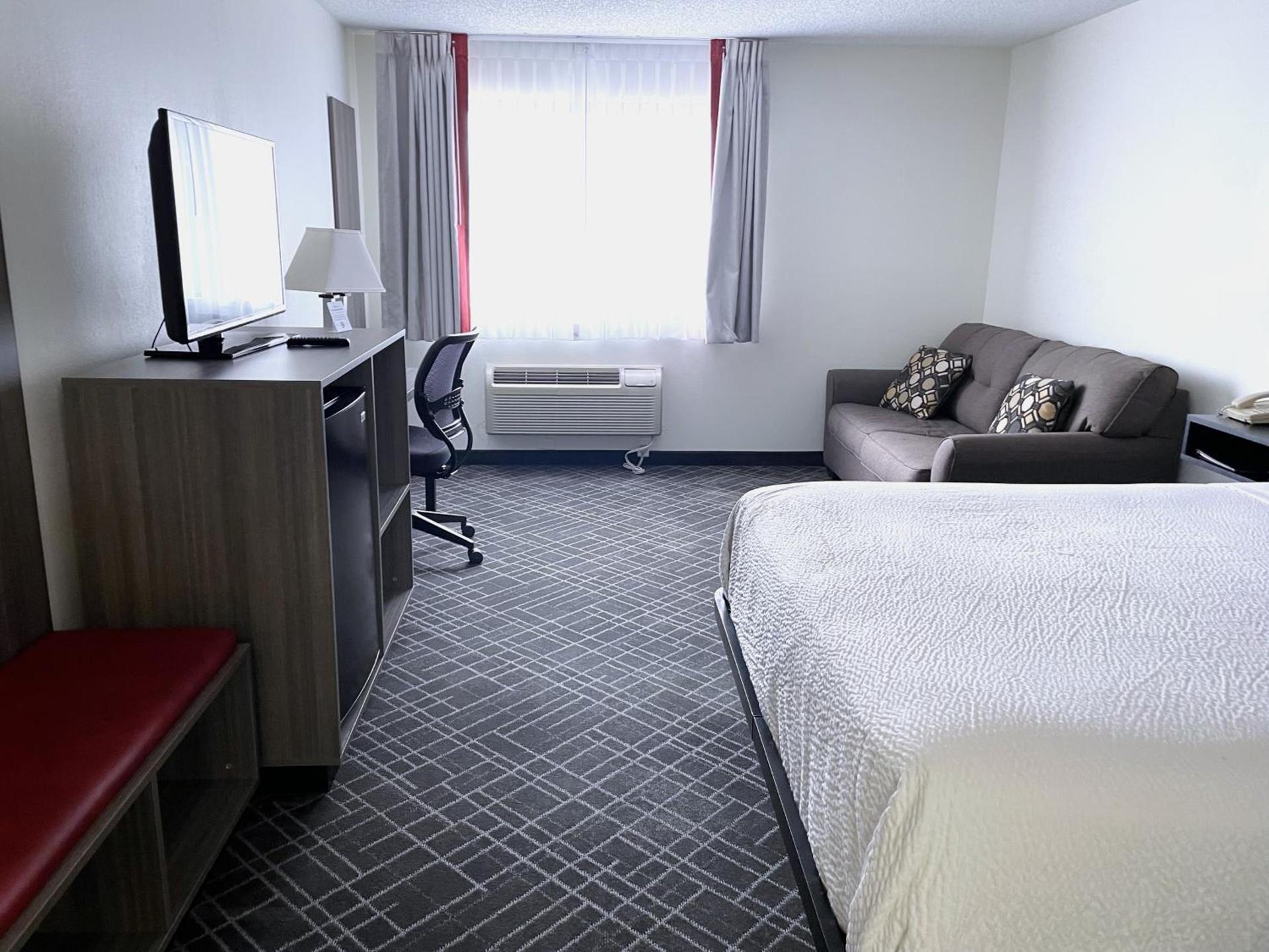 Ramada by Wyndham Waupaca photo 45